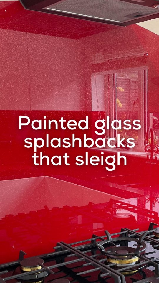 Ho ho ho we think Santa would love these fabulously festive painted glass splashbacks - and you will too!
#kitchensplashbacks #kitchendesign #paintedglasssplashbacks