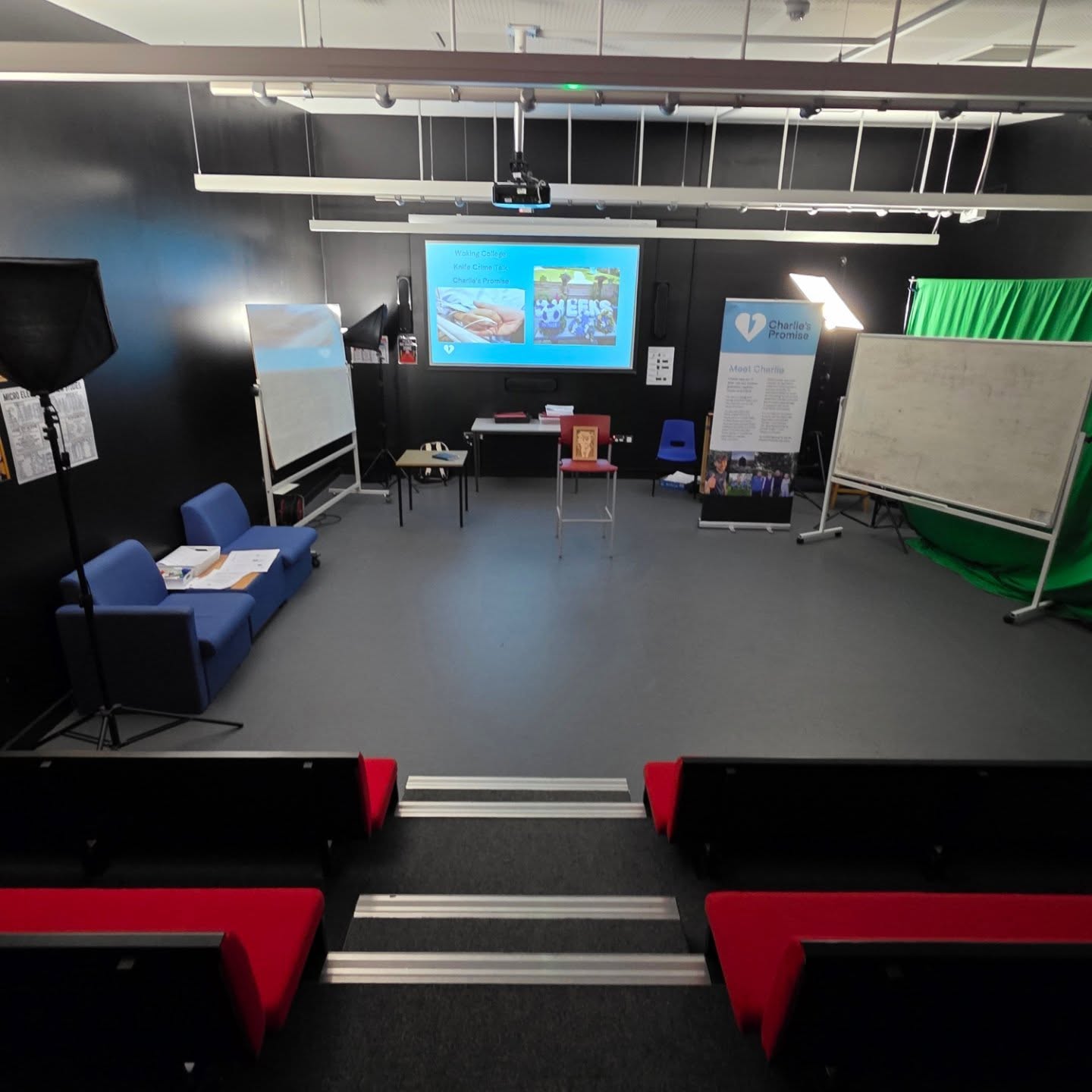 A lovely group of young criminology students today at @wokingcollege who had some great questions for me at the end of today's talk.
Thank you to everyone there for looking after me so well.
A very busy afternoon ahead but all on-line.
Please remember you can report ALL knife carriers 100% anonymously through @fearlessuk or on 0800 555 111
Always loved always missed Cheeks 🩵
#StopKnifeCrime #education #educational #strongertogether