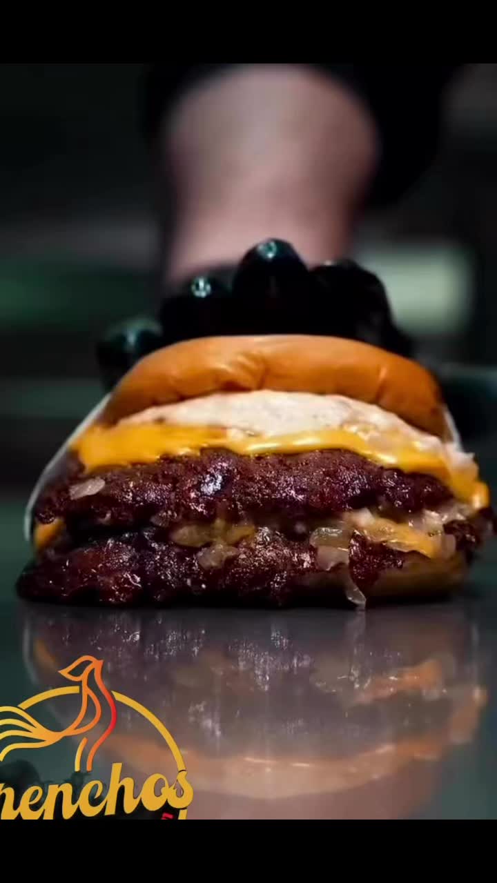 The crust you’ve been dreaming of. 🍔✨ Double patty, extra melty cheese, pickles and those caramelized onions… it’s a lifestyle at this point.
Come get smashed at Frenchos📍
#smashburger #foodtiktok #cheeseburger #grillmaster #burgerlover