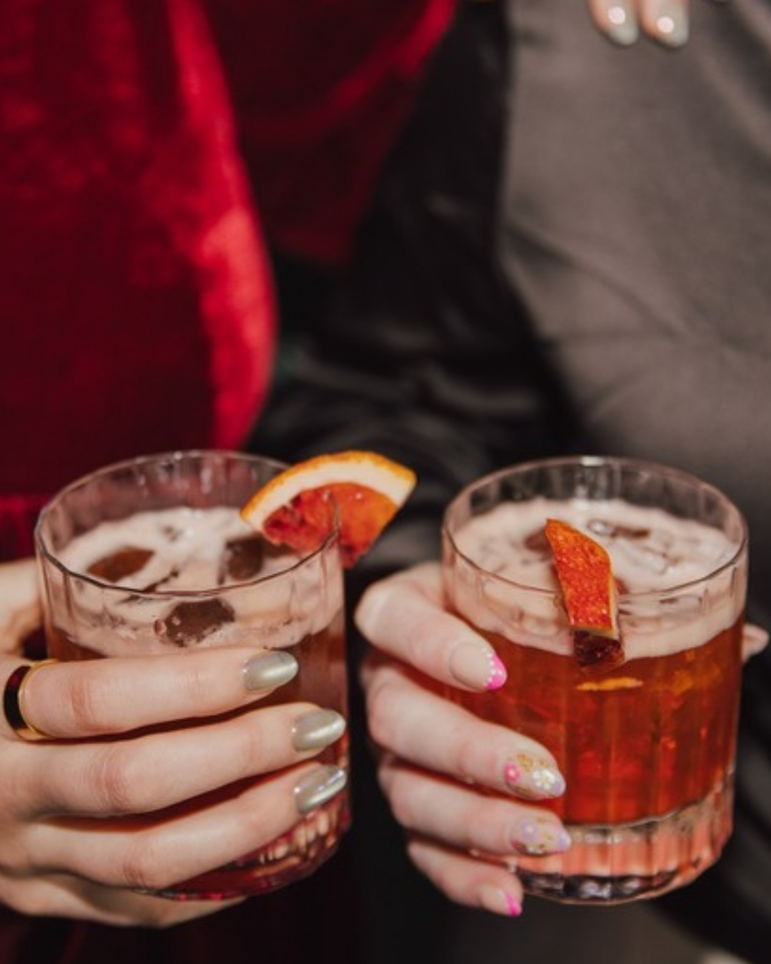 Because your guests deserve more than just a drink — they deserve an experience. 🍾
#DrinkSmarter #WinstonsBarService #WinstonsCraft #BarElevated
Ellyse Perkins Photography