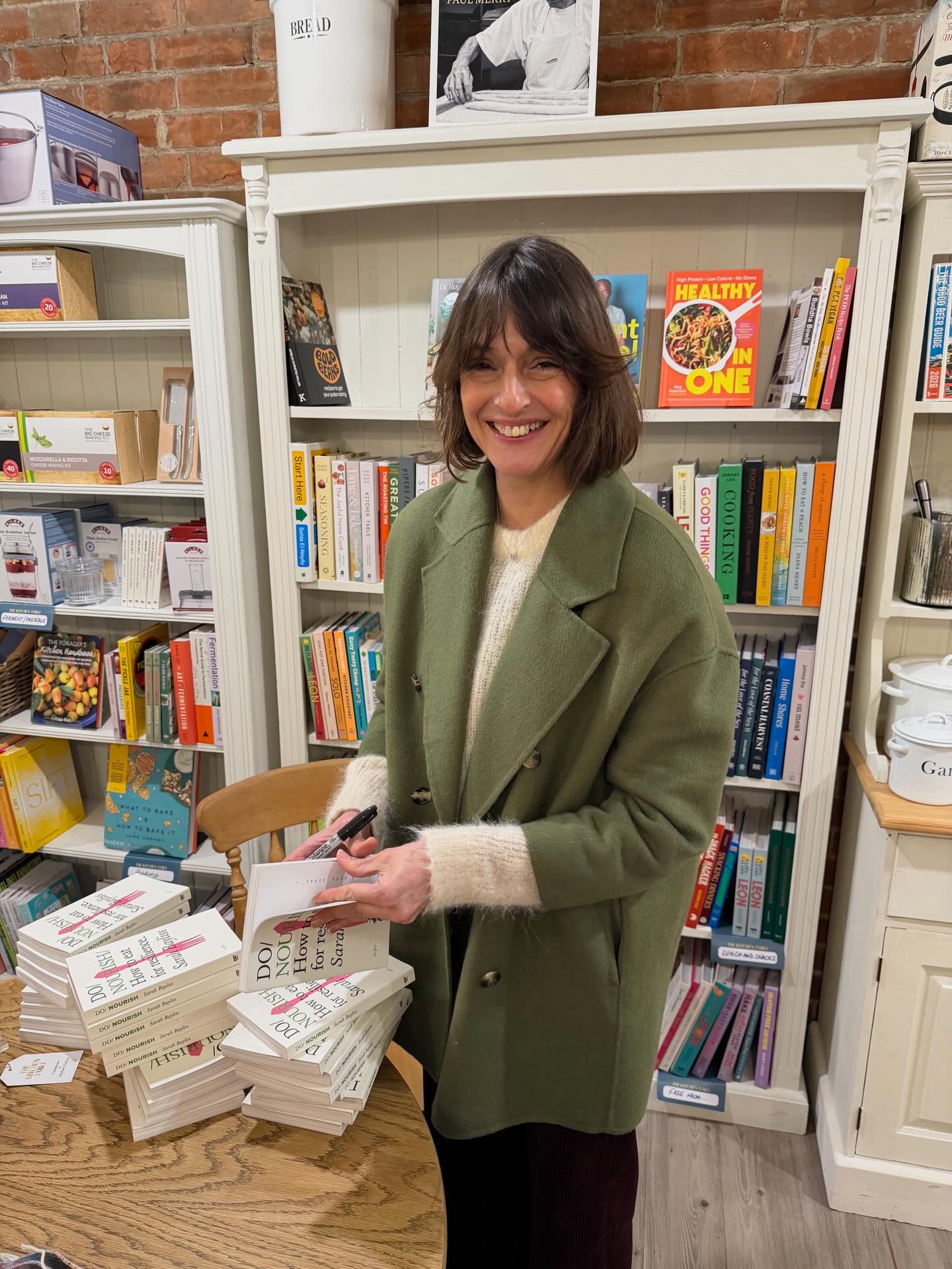 First January event Tuesday evenimg at @thekitchentabledorset signing copies of Do Nourish before my workshop 💚.
Such a wonderful evening connecting with you all.
Huge thanks to @thekitchentabledorset for hosting and to @melanie_aldridge_photography for the amazing photos and to everyone who I met and made it so special.
Thank you for having me and giving me your precious time.
Sarah 💚🥰
#nutrition #health #longevity #resilience