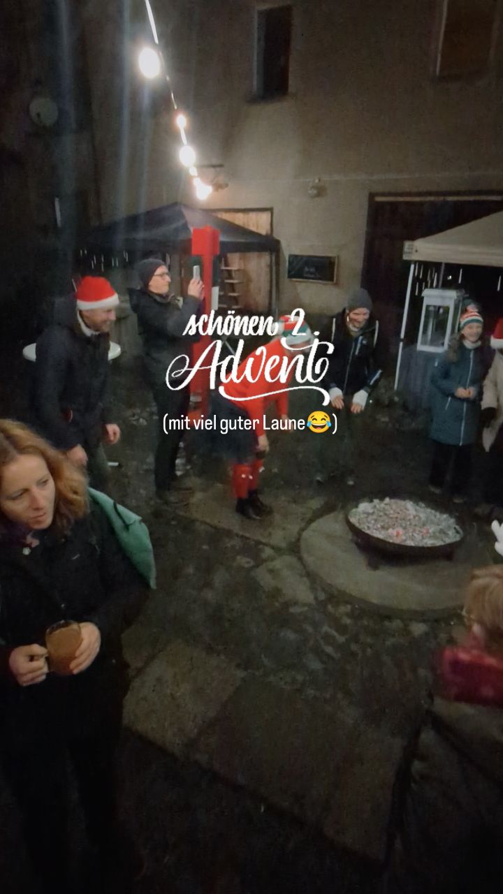 Nur gute Laune Kinder bekommen etwas vom Weihnachtsmann...
Wir bekommen definitiv was🥳😁🎄
Einen muckeligen 2ten Advent wünschen Euch alle Lichtspieler