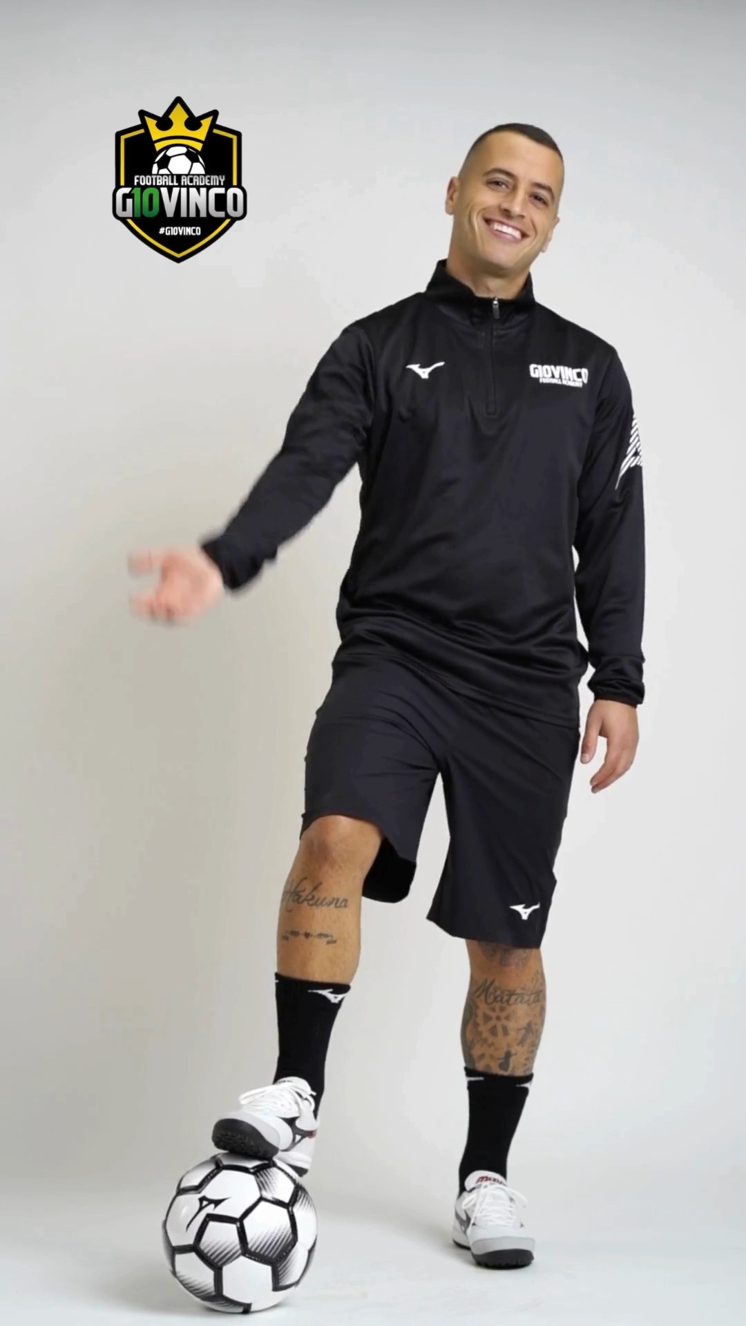La trasformazione in Mister di @giuseppegiovinco 🔥
Per gli iscritti alla nostra Accademia c’è la possibilità di avere l’esclusivo kit personalizzato @mizuno.it e uno sconto in store!
📍 Dove siamo: Green Club, Via Buffa 47 - Nichelino (TO)�
🗓 Giorni disponibili: da Lunedì a Sabato�
📞 Contatti: 3407443313 | ✉️ giovincoacademy@gmail.com
📸 @simone_e_irene_fotografia
.
.
.
#G10vincoAcademy #giovinco #CalcioGiovani #TecnicaPrimaDiTutto #GiuseppeGiovinco #CalcioPerBambini #Torino #personalcoach #personalcalcio #TecnicaCalcio #AllenatiConNoi #mizuno #mizunoitalia #mizunocalcio #mizunotorino