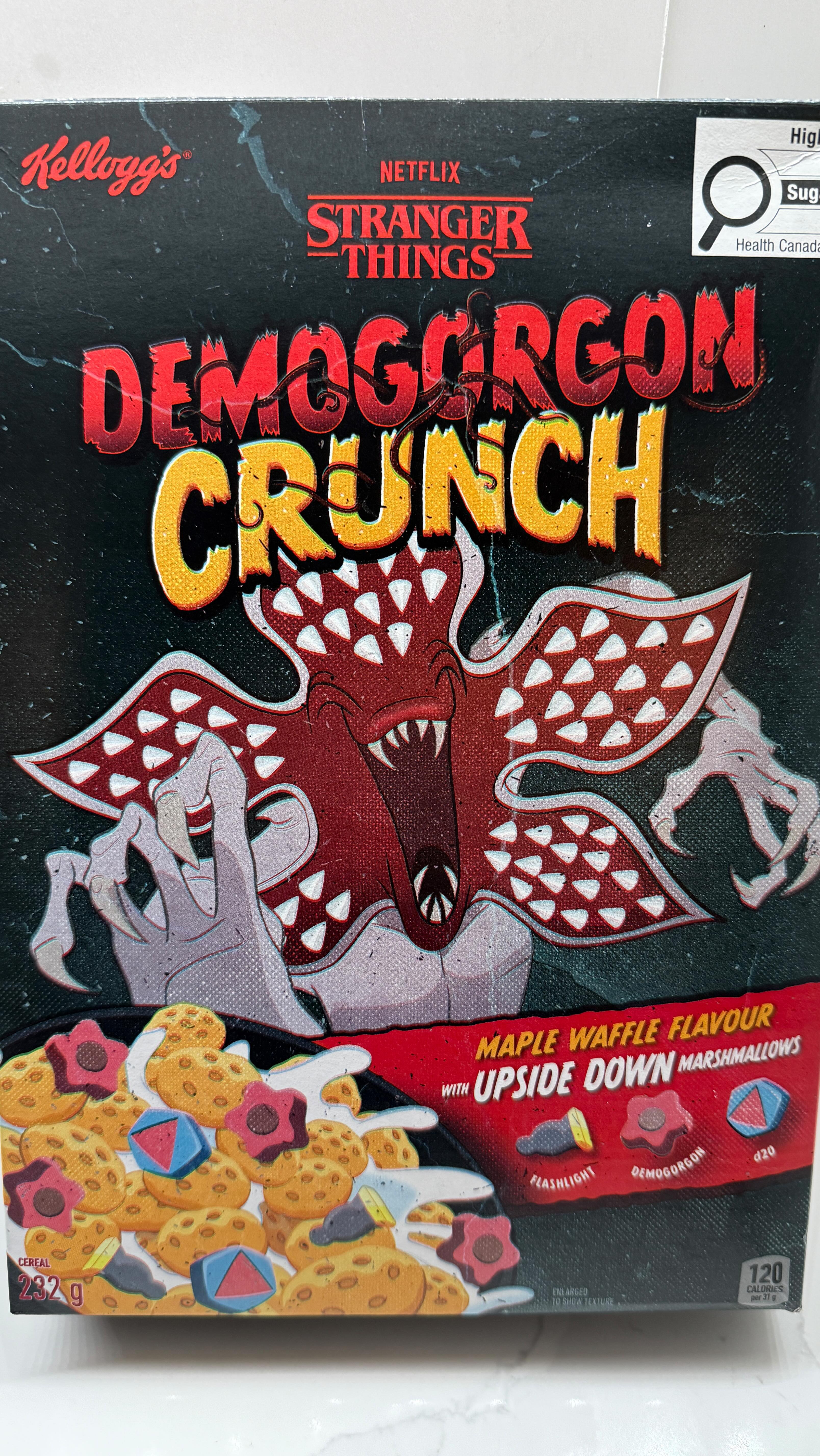 Starting off my morning in the upside down 🙃 #strangerthings final season kicks off tonight (Nov 26) at 8PM ET.
Perfect time to dig into this limited edition Demogorgon Crunch cereal 🥣 featuring syrup-flavored, waffle-shaped cereal pieces and marshmallows in the shape of Demogorgons, flashlights 🔦, and D20 dice 🎲