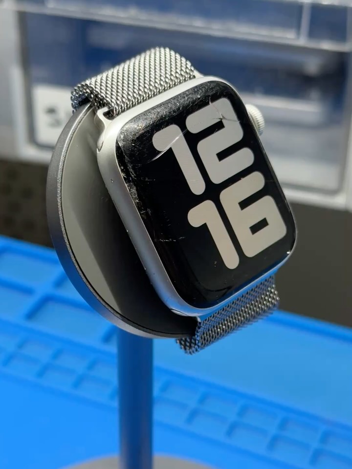 Înlocuire sticlă Apple Watch – rapid și profesionist
La Restart Service, oferim servicii specializate de înlocuire sticlă Apple Watch pentru toate modelele: Apple Watch Series 1, 2, 3, 4, 5, 6, 7, 8, SE și Ultra. Dacă ai sticlă crăpată, zgâriată sau spartă, echipa noastră de tehnicieni calificați înlocuiește rapid și sigur sticla, folosind piese originale sau de calitate premium.
Serviciul nostru de reparații Apple Watch garantează funcționarea perfectă a ecranului tactil, fără pierdere de date sau probleme ulterioare. La Restart Service, ai parte de reparații rapide, sigure și cu garanție.
📍 Ne găsești la Calea Moșilor 4, Chișinău
📞 076005005
înlocuire sticlă Apple Watch, reparații Apple Watch, service Apple Watch Chișinău, sticlă crăpată Apple Watch, ecran Apple Watch, piese originale Apple Watch, reparații ceas inteligent
Замена стекла Apple Watch – быстро и профессионально
В Restart Service мы предоставляем профессиональную замену стекла Apple Watch для всех моделей: Apple Watch Series 1, 2, 3, 4, 5, 6, 7, 8, SE и Ultra. Если у вас треснувшее, поцарапанное или разбитое стекло, наши квалифицированные специалисты быстро и надежно заменят его с использованием оригинальных или качественных премиальных запчастей.
Наш сервис ремонта Apple Watch гарантирует идеальную работу сенсорного экрана, без потери данных и последующих проблем. В Restart Service вы получаете быстрый, безопасный ремонт с гарантией.
📍 Адрес: Calea Moșilor 4, Кишинёв
📞 Телефон: 076005005
замена стекла Apple Watch, ремонт Apple Watch, сервис Apple Watch Кишинёв, треснувшее стекло Apple Watch, экран Apple Watch, оригинальные запчасти Apple Watch, ремонт смарт-часов