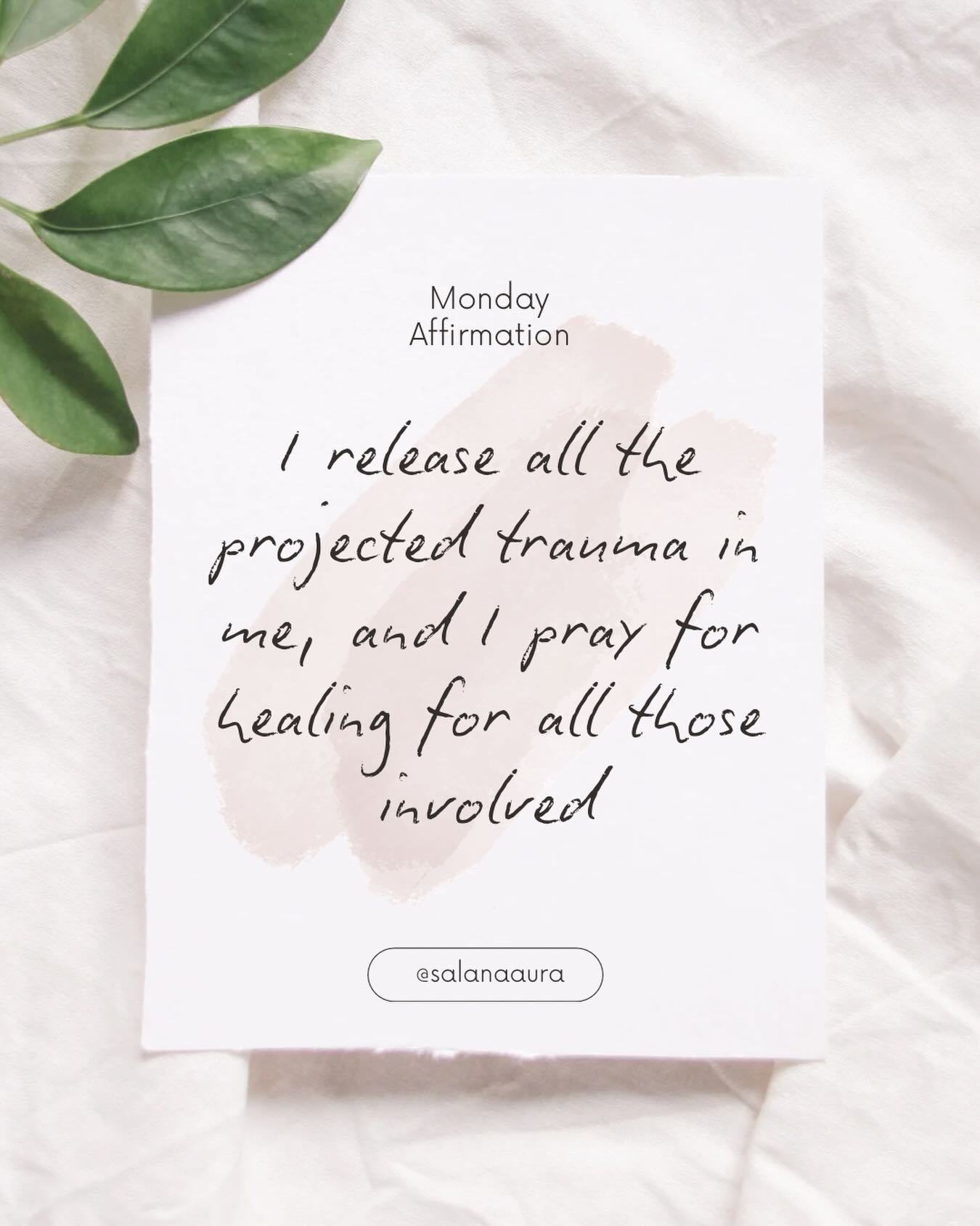 Hi dear💕, I wish you a beautiful week ahead.
If you are seeing this post, know that sacred feminine is healing you as you courageously attempt to release all that pain you are carrying.
“My anger has meant pain to me but it has also meant survival. And before I give it up, I’m going to learn from it, transform it, and let its power move me toward change.”
— Audre Lorde (1981)
• Lorde often describes patriarchal and racist oppression as embodied trauma in us.
• She rejects “holding” trauma in silence — instead moving toward transformation and release.
#salanaaura #patriarchydetox #sacredfeminine #audrelorde