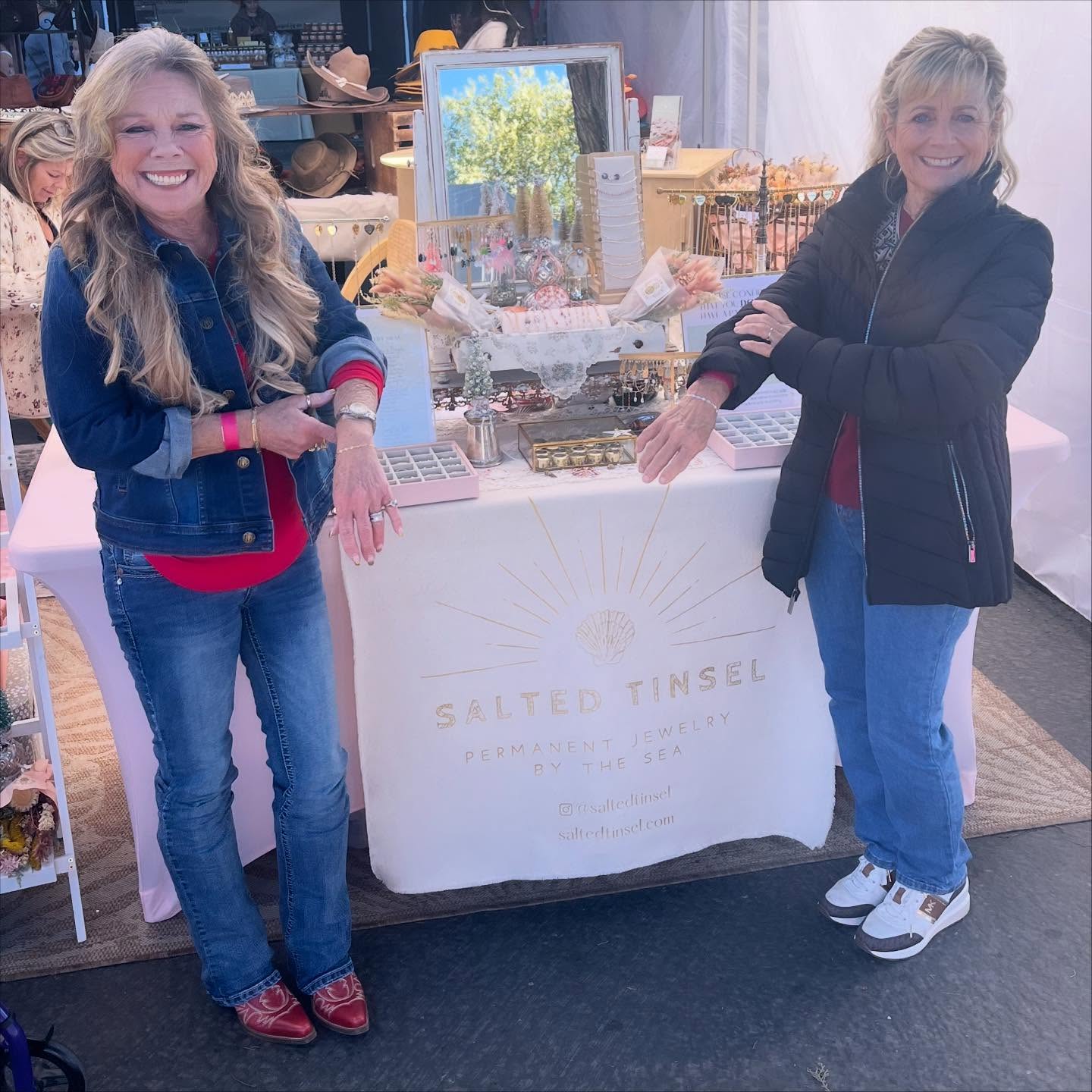 Add a little @flaironthefarm to your weekend!
Stop by our booth, get Tinseled and find that perfect gift for someone special in your life!
Join us for a great weekend for the whole family..
November 22-23, 2025
Saturday: 10am - 4pm
Sunday: 10am - 3pm
$5 admission per person
(children 10 & younger are free)
*Bring a new, unwrapped toy or children’s book and receive FREE Flair admission*
Salinas Sports Complex
1034 North Main Street
Salinas, CA 93906