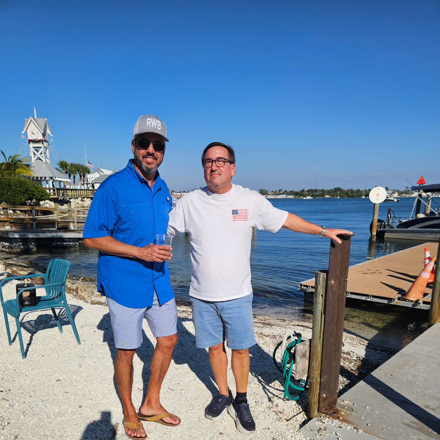 It's not every day your friend stops in on his boat! Great visit from Willie and Eileen.