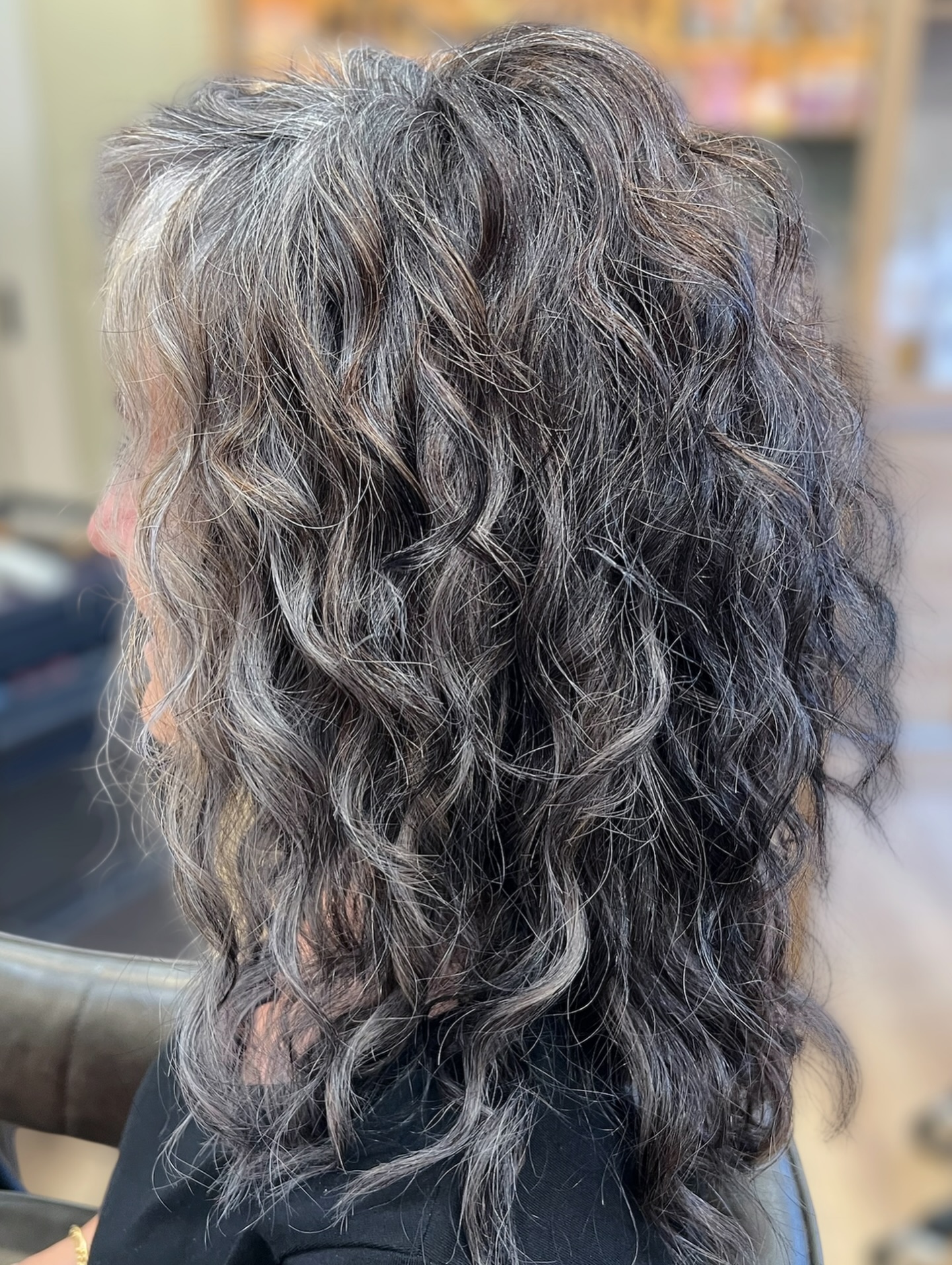 This beautiful first-session grey hair transition is already speaking for itself — soft, seamless and incredibly natural. We have one more session to fine-tune a few areas, but the blend achieved here allows the rest of her colour to grow out confidently and gracefully.
Transitions like this one in particular do take time, but the result is a polished, effortless finish that truly honours the natural colour pattern.
If you’re exploring your own grey-blending journey, my blog library is full of guidance on the many different pathways and approaches. You may find something that inspires your direction for the New Year.
Wishing everyone an amazing December 🤍
Nat ✂️