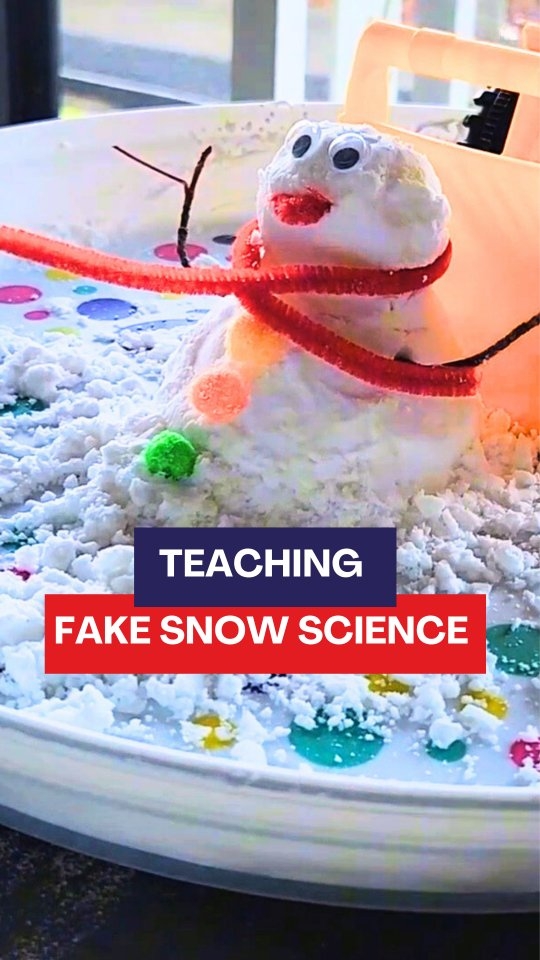 ¿Te gustaría realizar este experimento? 🧪👩🔬 Te comparto un paquete de actividades con propuestas adaptadas a diferentes edades. Incluye fichas de observación, retos creativos y preguntas para fomentar el pensamiento científico. Descárgalo gratis desde mi bio. ⬆️
#steameducation #nieve❄⛄ #experimentos #learnanewlanguagewithteachtintas #teachingresources #teachingideas