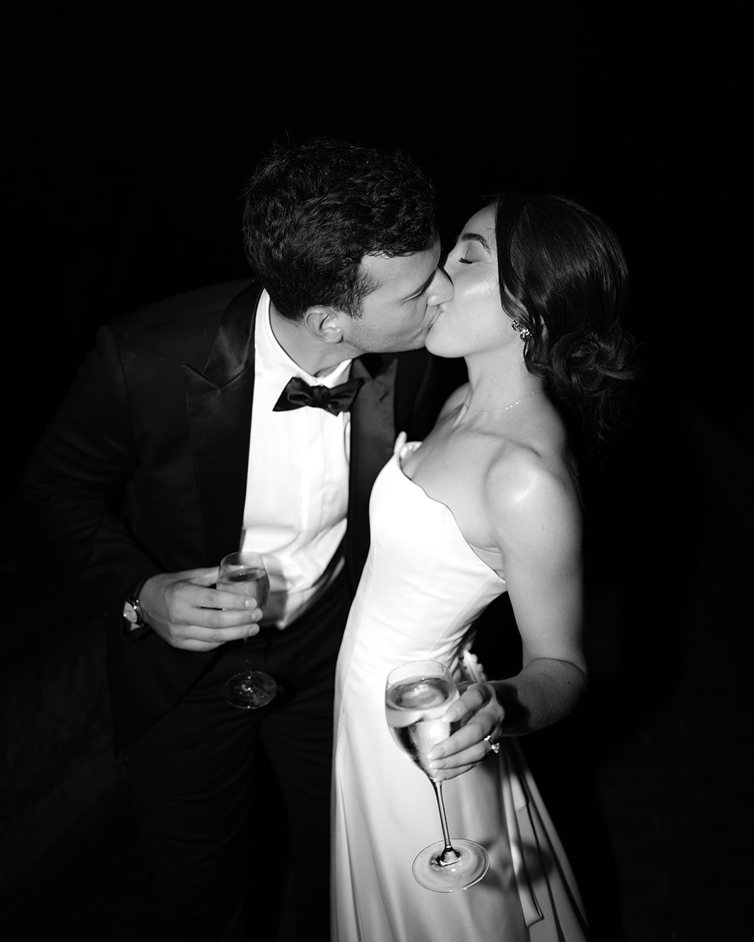 A couple of previews from N + G’s day ❤️🔥 so excited to get stuck into editing this glorious celebration!
Lovely Vendors:
@theflowergirlperth
@comotreasury
@baysidekitchen
@myrfilms
@justineorr_hairstylist
@theprettyparlour
@institchu
@little.things.events
@champagneweddingduo
@jennyyoonyc
@lutka_boutique
@hannah_hughes_muse
@missplumbakes
@archimills.signage
@creamerycartwa
@heart_strings_hire_n_style