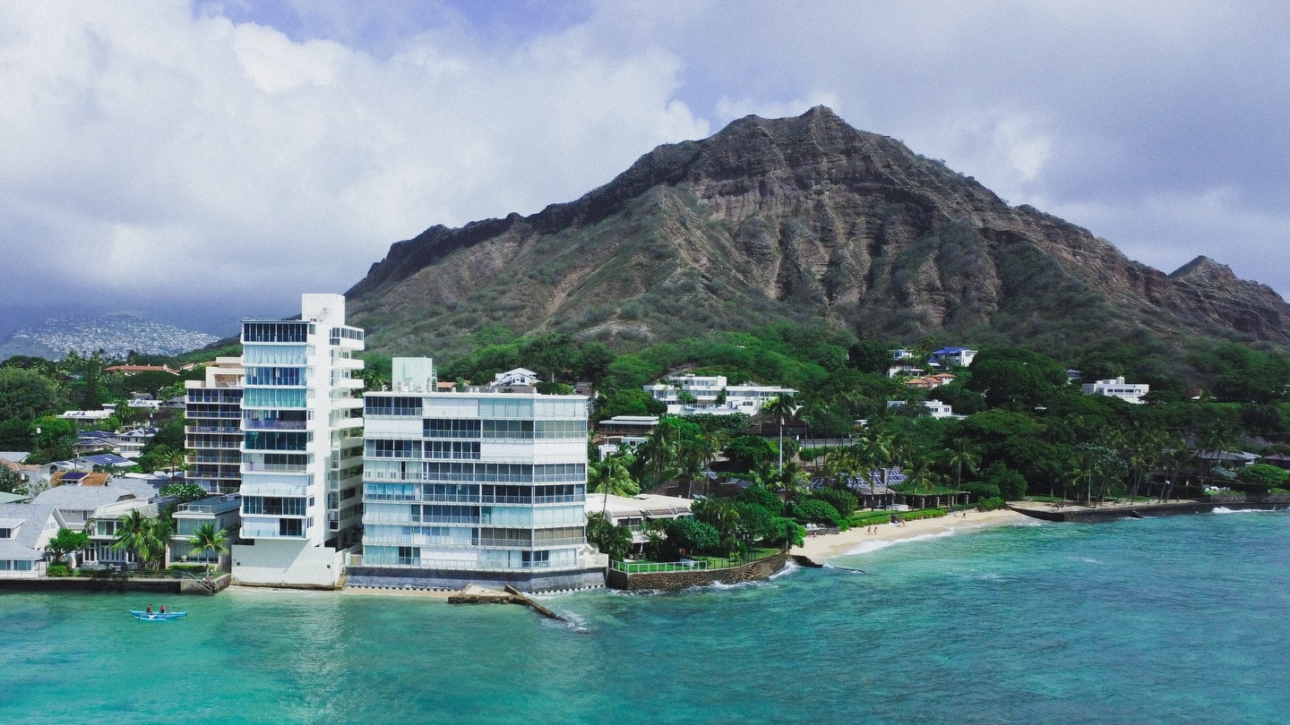 Such a blessing to experience all these amazing things here in Hawaiʻi. #kapuawaaexperiences #diamondhead #waikiki #outriggercanoe #hawaii