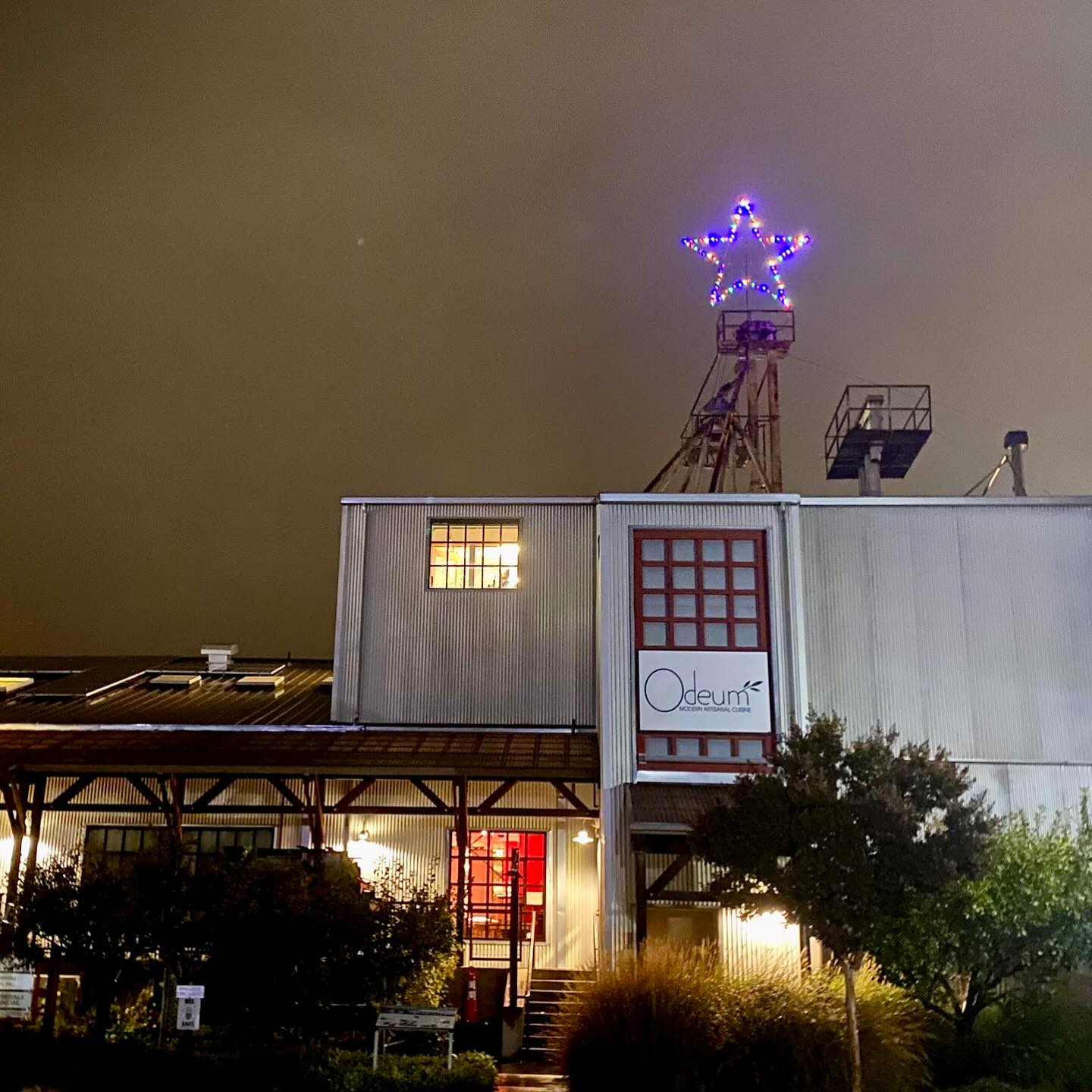 Celebrate the start of the season with us at The Granary!🌟
Join us December 4th from 6-7pm for our Star Lighting and festive Open House with participating businesses throughout the building.
This free community event will feature Christmas music, holiday activities, beautiful seasonal décor @therunningshopandhops , cozy hot drinks from @barrelandbeancoffee , and mulled wine provided by @silosmh 🎁✨
Bring your holiday spirit, your family, and your friends as we kick off the Christmas season together and celebrate our wonderful community. 🎄
Get free tickets in our bio or stop by the day of for holiday fun!
- @mhcoc @visitmorganhillca @momsofsouthcounty @destination_downtown_mh