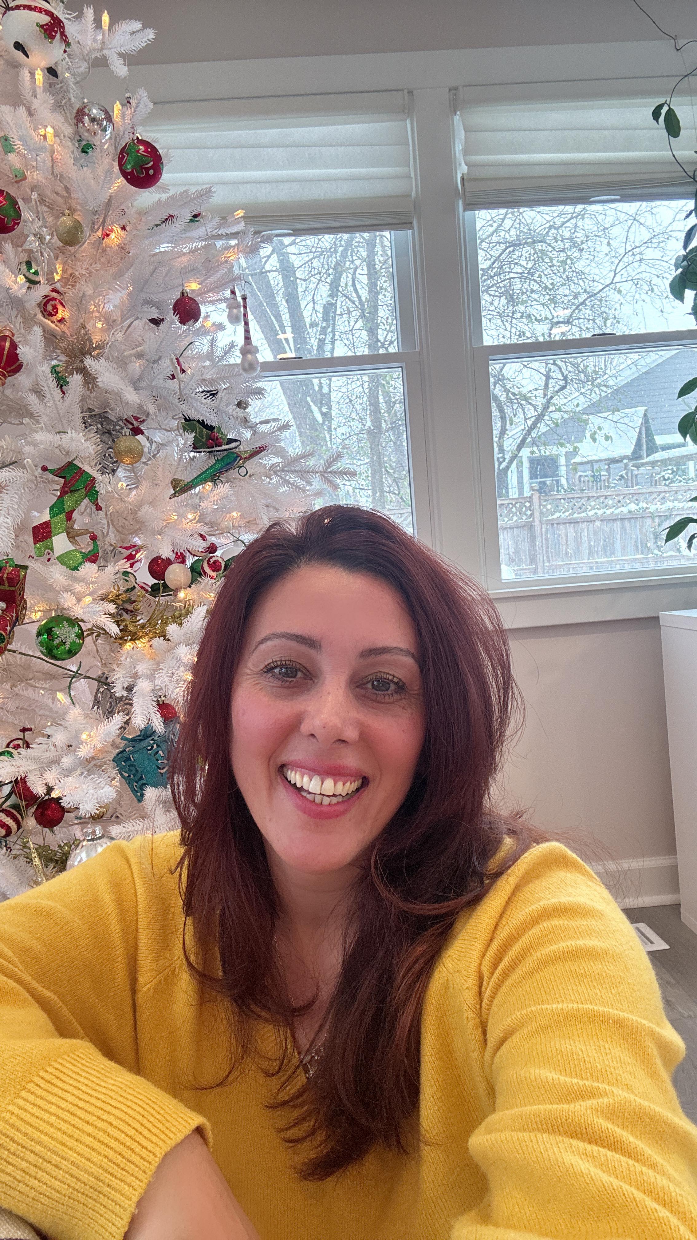 Hello Naperville 🌿✨
Creative Flow classes are starting January 10 at the @napervilleartleagueandgallery @napervilleartleague
This is a gentle, intuitive art class designed to help you slow down, reconnect with your inner clarity, and let your creativity breathe — no art experience needed.
It also makes a beautiful holiday gift:
a calming creative experience for someone you love. 🎁💛
I’d love to welcome you to the studio.
Registration link is in Naperville Art League’s bio. 💫
#CreativeFlow #NapervilleArtLeague #NapervilleEvents #IntuitiveArt #CreativeWellness #ArtClassNaperville #MindfulArt #VictoriaIsikman #NapervilleMoms #AbstractArt #HolidayGiftIdeas #WellnessWorkshops