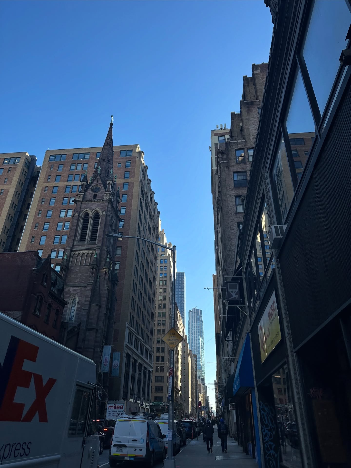 Glimmerrrrrrrs abound🌟 a reminder to keep finding joy in the little moments