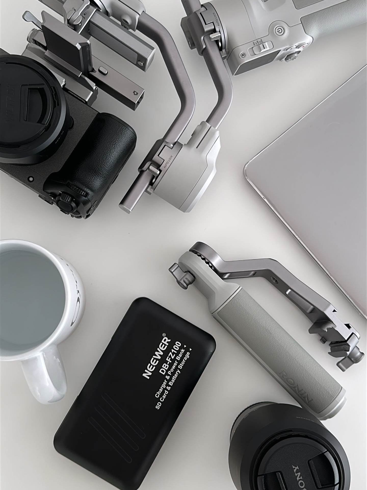 content creator essentials 📸 What’s one thing you couldn’t work without?
#creatoressentials #contentcreator #sonyfx30 #digitalcreator #contentcreation