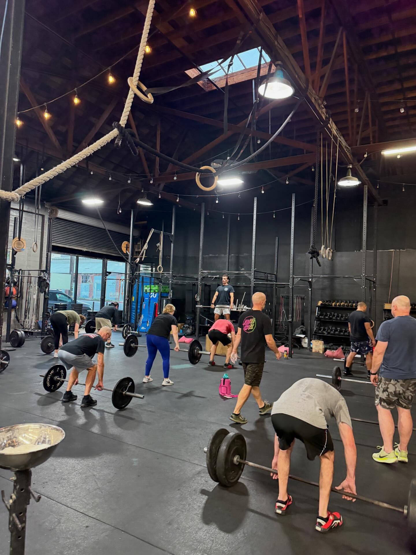 Coach @tomobrien6 had to get a little taller, so everyone can see him in the back