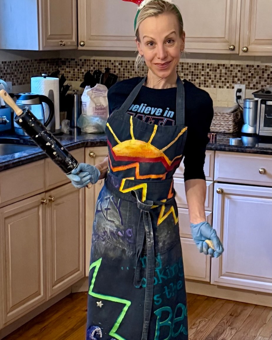 Reindeer ears on. ✅
Rolling pin out. ✅
Powered by holiday cheer, cookie dough, and a questionable amount of flour - let’s get baking! 😆🦌🍪
#HolidayBaking #Yummy #ChristmasCookies #HolidayCheer #Christmastime 🎄✨