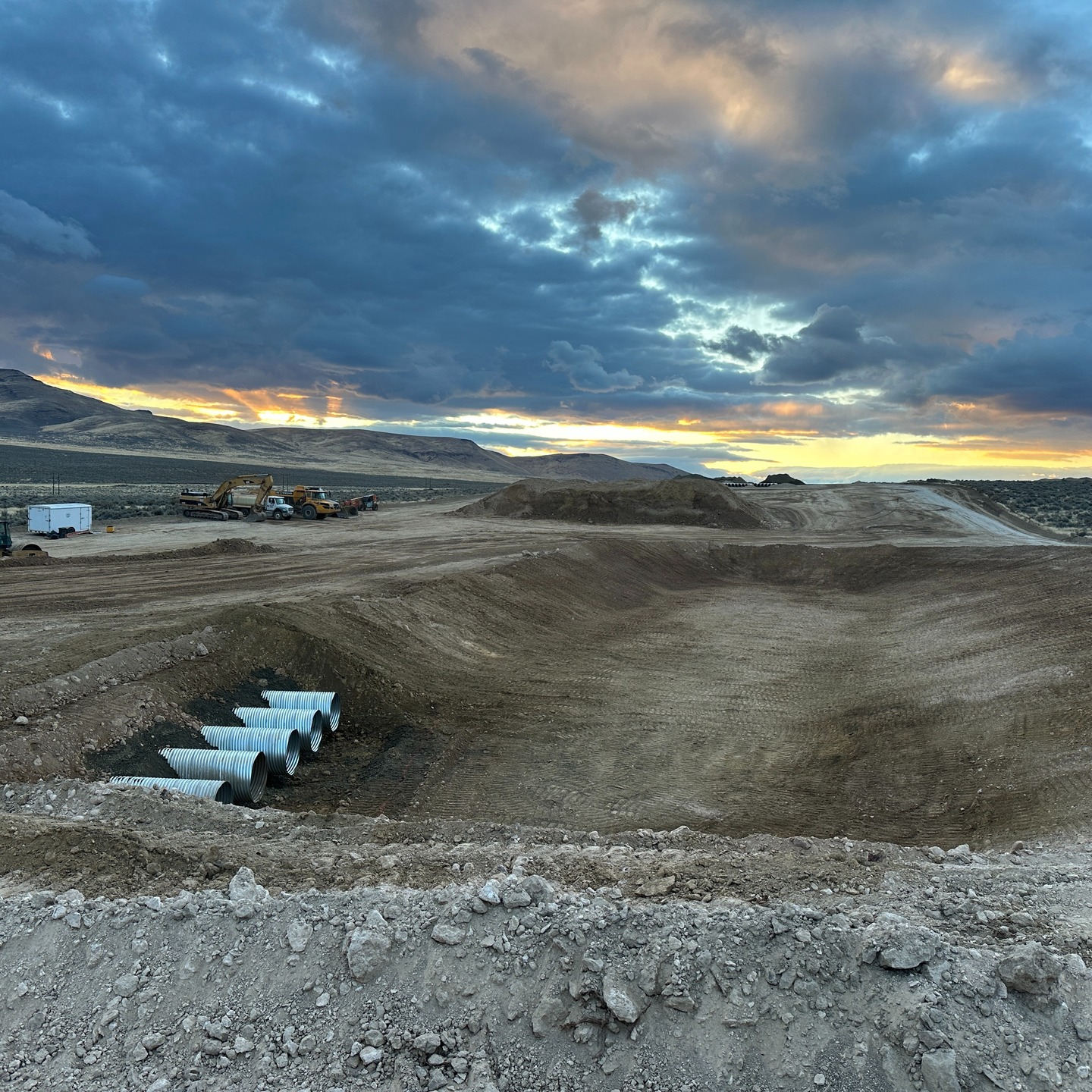 Big work, wide open country. Turning raw ground into real infrastructure one pipe at a time.
#GettingItDone #HeavyCivil #SiteDevelopment #Infrastructure #WorkInProgress