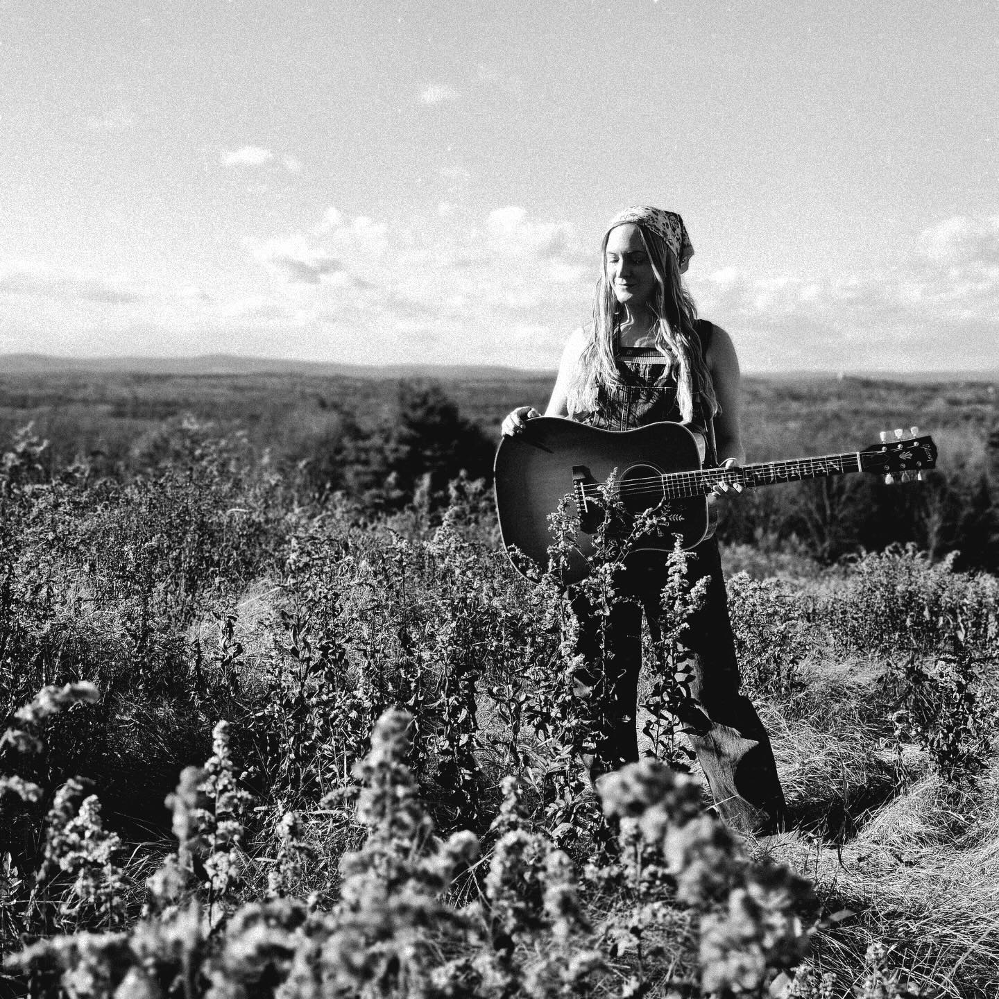 your mom’s wisdom lands differently when you’ve lived enough to understand it. If you’re close with your mom, trust her..her heart has been reading the world longer than yours. xo - ash 🤍 … #thursdaythoughts