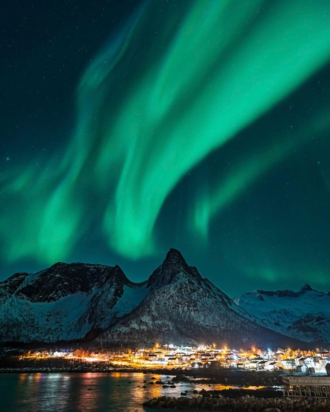If you've always dreamed of seeing the Northern Lights, here if your inspo!
We know the sweet spot for seeing the aurora at its most spectacular: the shoulder months of late February to mid-March and late September through October. You will appreciate dark skies, crisp, clear air, and fewer tourists.
We also know the locations where you can view the lights most intimately, surrounded by wilderness with experts leading the way. This is privileged access to one of nature’s most dazzling displays.
Let’s make sure you see the Northern Lights with all the right touches. Email info@alpenglowtravel.com to get started.
.
.
.
.
#AlpenglowTravel #LuxuryTravelAdvisor #NorthernLights #TravelTips