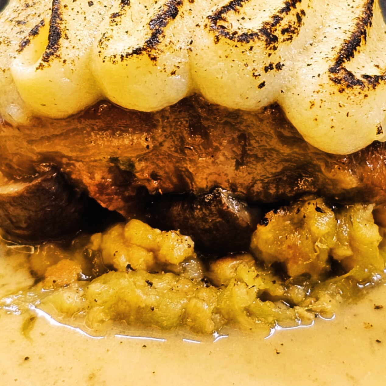 Layering is so important for winter nights.
From the top:
1️⃣ Pommes duchesse drizzled with pancetta fat and torched.
2️⃣ Kurobuta pork cheek, braised in anise spiced wine and tarragon.
3️⃣ Braised button mushrooms.
4️⃣ Leek and pancetta fricassee.
5️⃣ Tarragon and anise crema.
☃️
Wrap yourself up in our warming layers of winter ingredients at our INVERNO Chef’s Table.