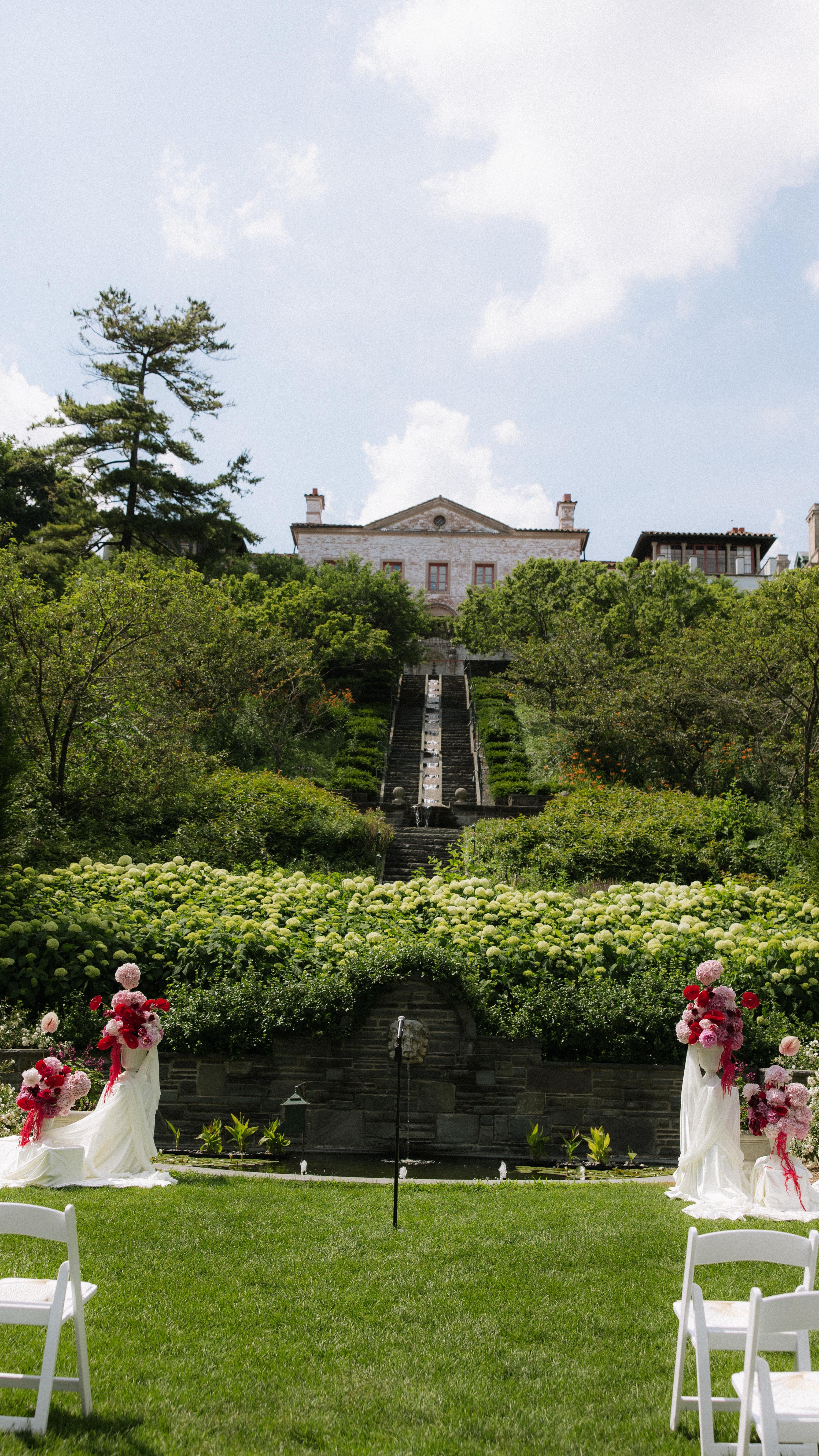 They sure will get an education in Wisconsin wedding venues and tablescapes, though. š
#milwaukeeweddingplanner #madisonweddingplanner #wisconsinweddingplanner