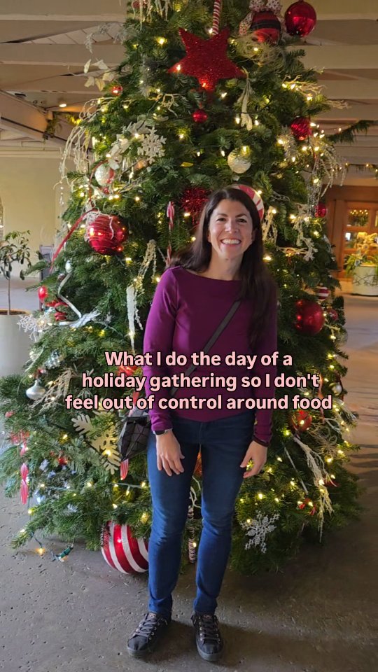 Holidays don’t have to feel like a free-for-all ..
Here’s the top 3 things I do to stay in control while still enjoying the foods I love 👇
But first dont forget to save this to refer back to before your next holiday gathering.
1️⃣ I prioritize protein earlier in the day
Most holiday meals are heavier on carbs + fats, so I make sure I get enough protein in my other meals. This helps keep me full & satiated which makes it easier to make intentional choices at the gathering instead of arriving hungry & eating everything in sight.
2️⃣ I move my body daily in a way that feels good, not as a means for punishment
Things such as a family walk, a dance party, a bike ride, playing outside, or active games. This kind of movement keeps my metabolism thriving, supports digestion, and honestly does more for consistency than exhausting hours of cardio ever did.
3️⃣ I pick my intention for the holiday gathering
Before I go, I decide what I want to focus on: appetizers, dessert, or a few drinks; just one or two things that I’m genuinely excited about.
I don’t just say yes to everything just because it’s there. Choosing my intention keeps me in control, lets me savor what I truly want, and prevents that “overstuffed and regretful” feeling later.
The goal isn’t restriction. It’s staying nourished, present, and enjoying the day without guilt.
#holidayweightlossnotgain #nutritioncoachforwomen #holidayhealthtips #holidaydiettips #holidayweightlosstips