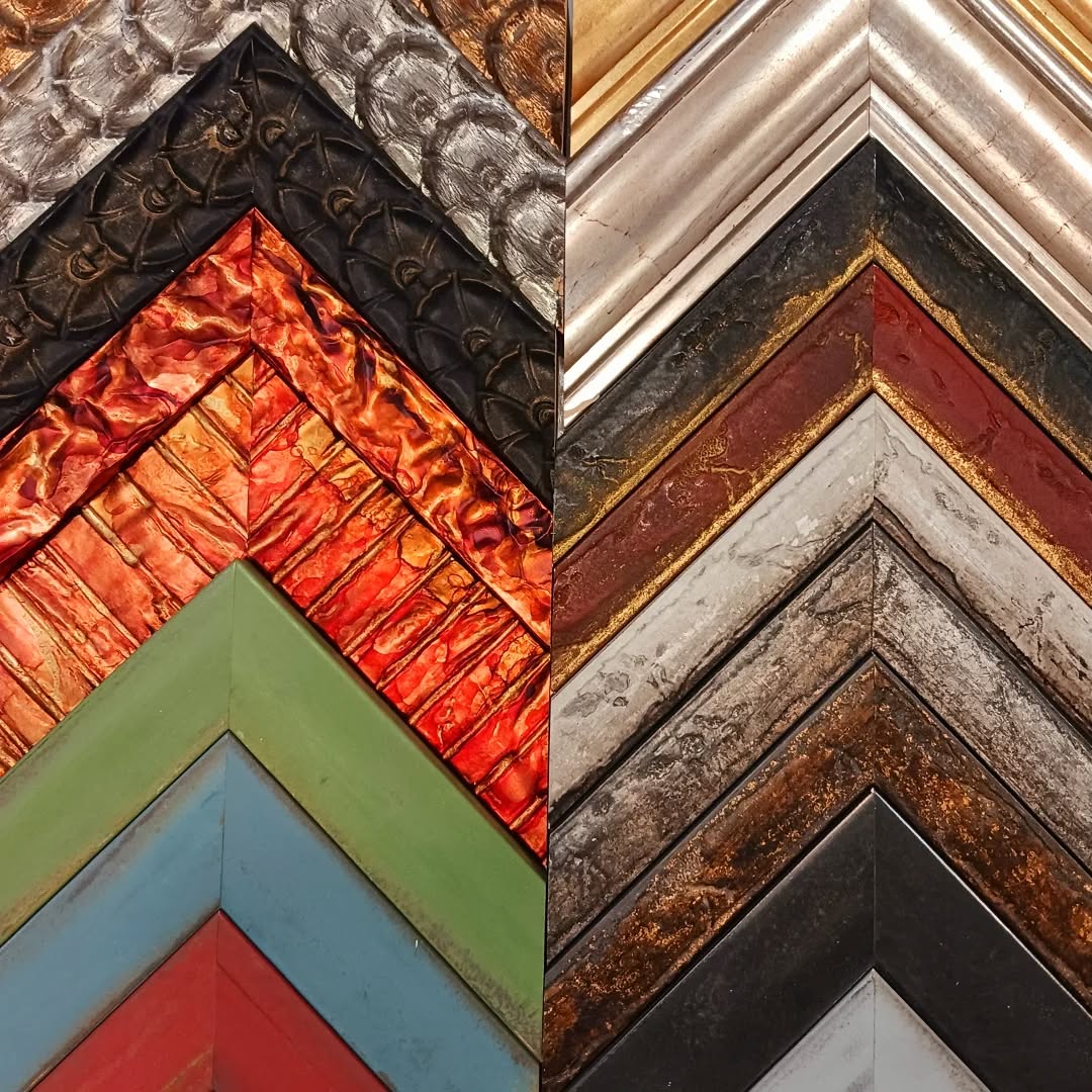 Need a refresh on some artwork you framed a long time ago? New frame mouldings arriving all the time! Here's the latest we received today 🎉