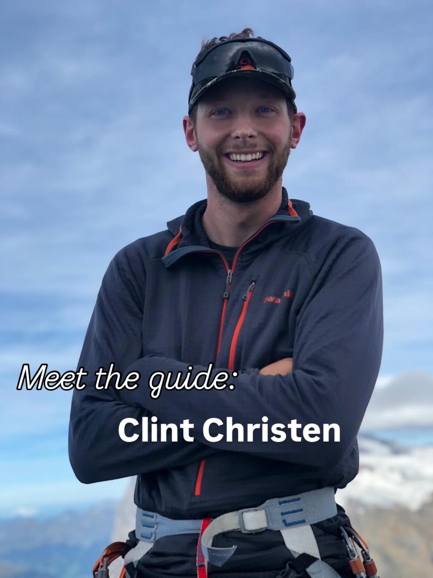 Clint stammt aus Andermatt, verbrachte aber auch Teile seiner Kindheit in den USA – vor allem aber ist er am Gemsstock aufgewachsen. Er kennt den Berg wie seine Westentasche, fährt schwierige Lines mit beeindruckender Leichtigkeit und macht auch mal einen Backflip über eine Klippe. Und trotzdem: Clint ist ein entspannter, ruhiger Guide – es muss nicht wild sein, damit er seine Fähigkeiten entfalten kann. Wer jedoch im Big-Mountain-Skiing Fortschritte machen will, ist bei ihm genau richtig. Übrigens gilt das auch fürs Eis- und Mixedklettern: Clint ist in jedem Gelände zuhause, wo man seine Grenzen verschieben kann. #andermatt #meettheguide #mountainguide