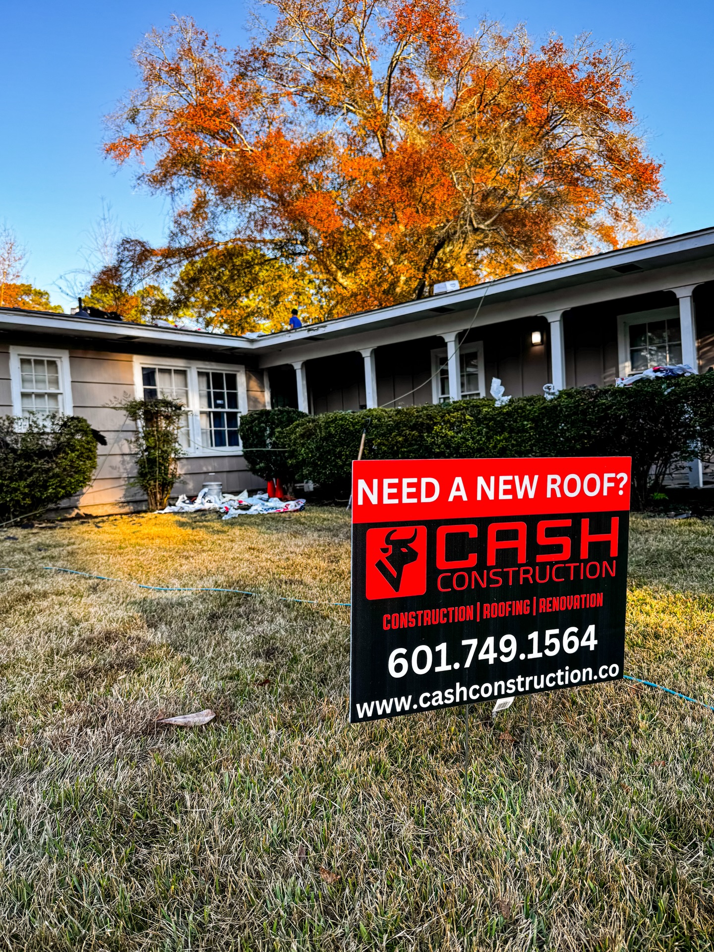 Quality roofs, proudly installed! We put signs in the yards of all our projects because our work speaks for itself!
•
☎️ 662.832.1737
☎️ 601.749.1564
📧 info@cashconstruction.co
💻 cashconstruction.co
•
#cashconstruction #rooflocal #residentialcontractor #roofingcontractor #familybuisness