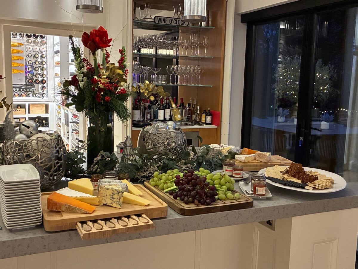 Some Xmas day snaps.
Client asked for Sherry trifle as one of the desserts.
Haven’t made it in 30 years ! But it was ace 👍 #privatechef #personalchef #dinner #christmas #cheeseboard