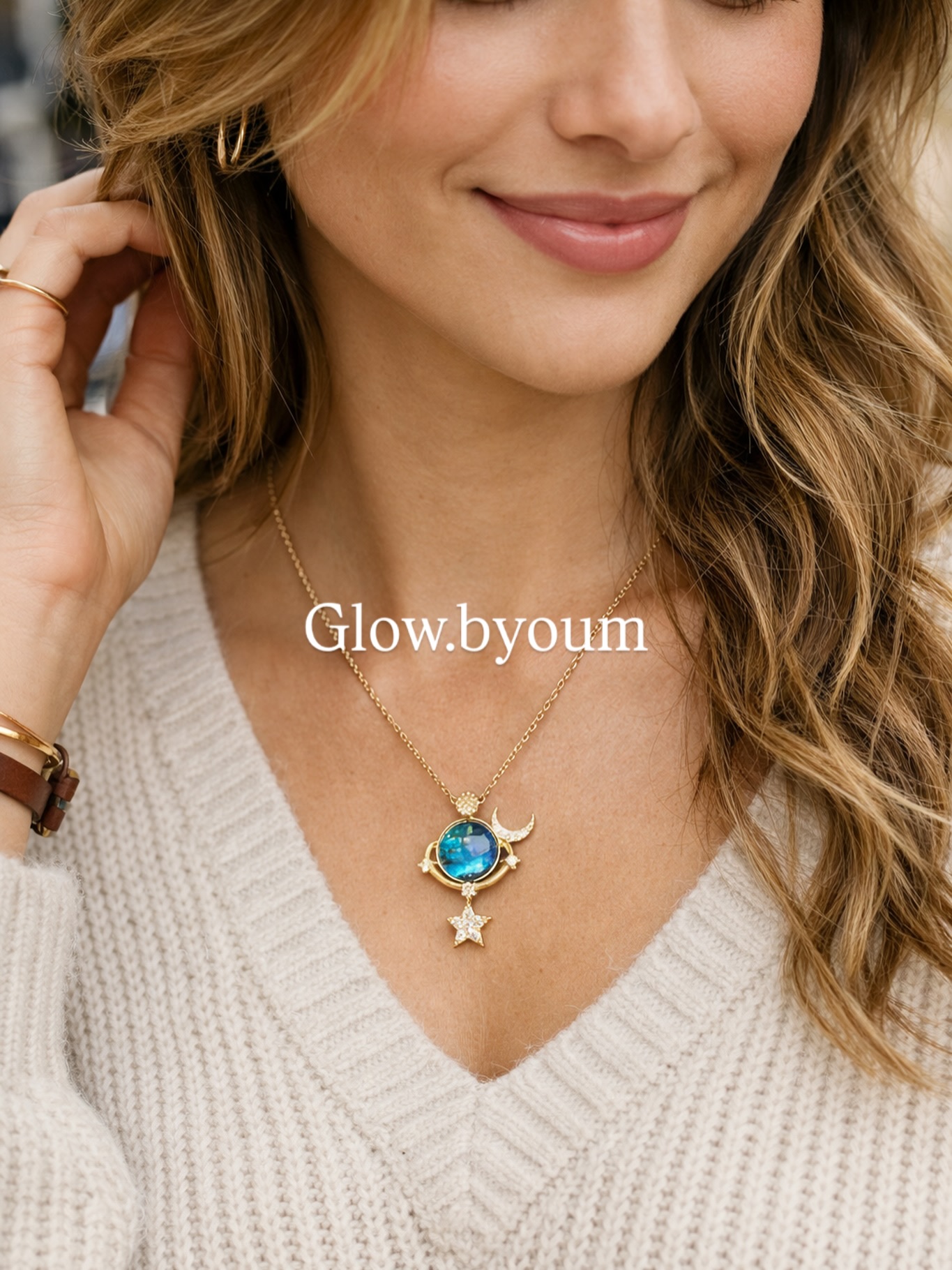 Un collier délicat aux inspirations célestes, avec une pierre bleue lumineuse et des détails lune & étoile.
✨ Élégant, féminin, intemporel
✨ Acier inoxydable – ne noircit pas