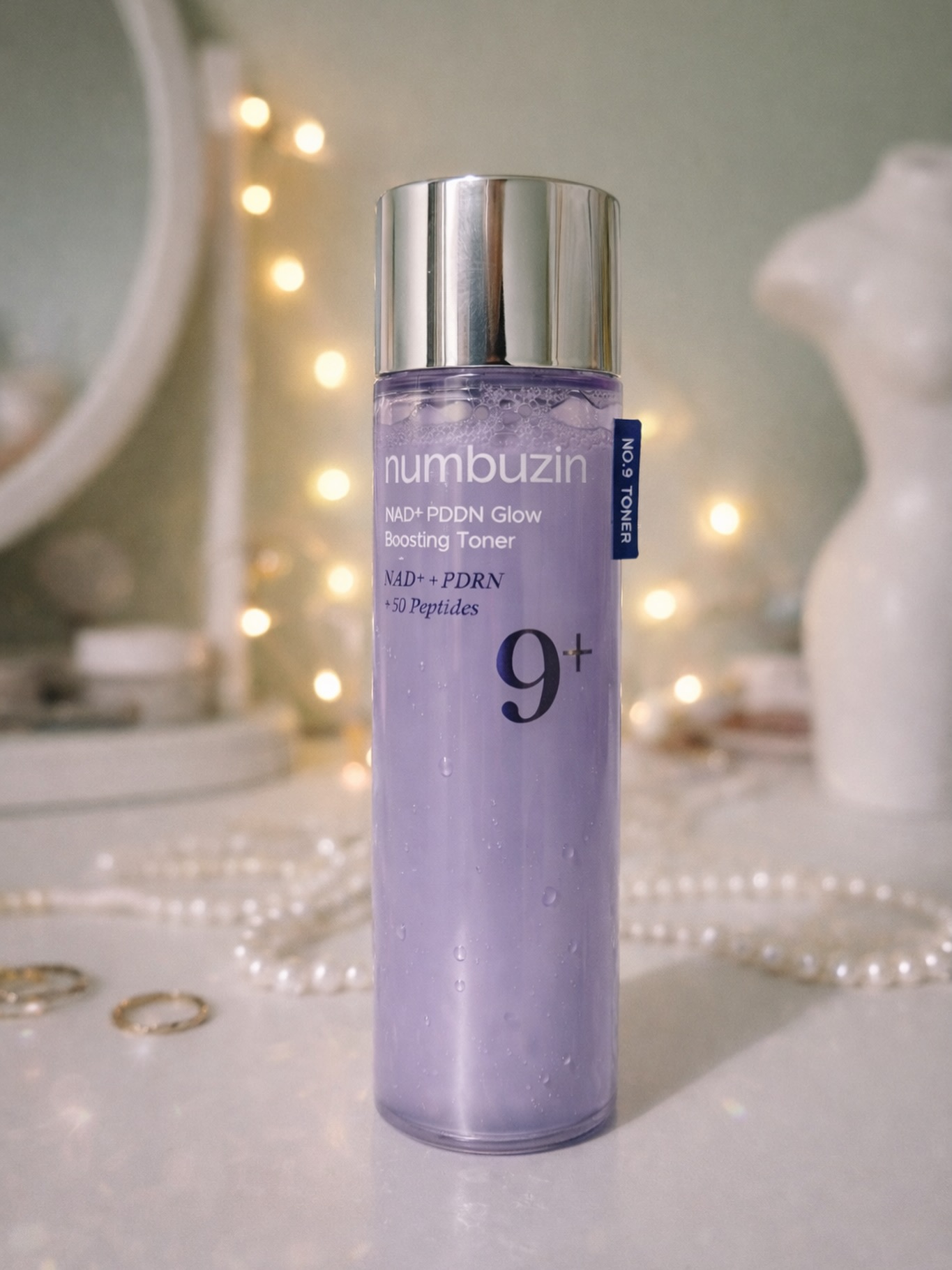 This is the numbuzin No.9 NAD+ PDRN Glow Boosting Toner and she’s confusing in the best way.
Milky, but not milky.
Watery, but somehow still nourishing.
A ‘what are you?’ kind of toner, which is usually how I end up liking things…
The texture is ridiculously easy to use, sinks in fast, no mess, no tacky aftermath. The glow is INSTANT and it stays, all day.
It layers beautifully, doesn’t feel sticky, and plays very nicely with the rest of my skincare and makeup. No pilling, no drama.
This is my first ever PDRN product and I was sceptical (because I am tired and untrusting in my thirties), but between the abundance of peptides, hydration and that soft reflective finish, my skin just looks… healthier. Brighter. Less like it’s going through something.
Overall, it’s lightweight, hydrating, genuinely glowy, and very easy to fall into your routine. A really solid toner if you’re curious about PDRN but don’t want something complicated or overwhelming.
Would I recommend?
Yes. Especially if your skin is dry, dull, or feeling emotionally fragile (same).
Use Code: FINDING30 for % off at @yesstyle
#yesstyle #yesstyleinfluencers #numbuzin
@numbuzin_global
*Sponsored Product