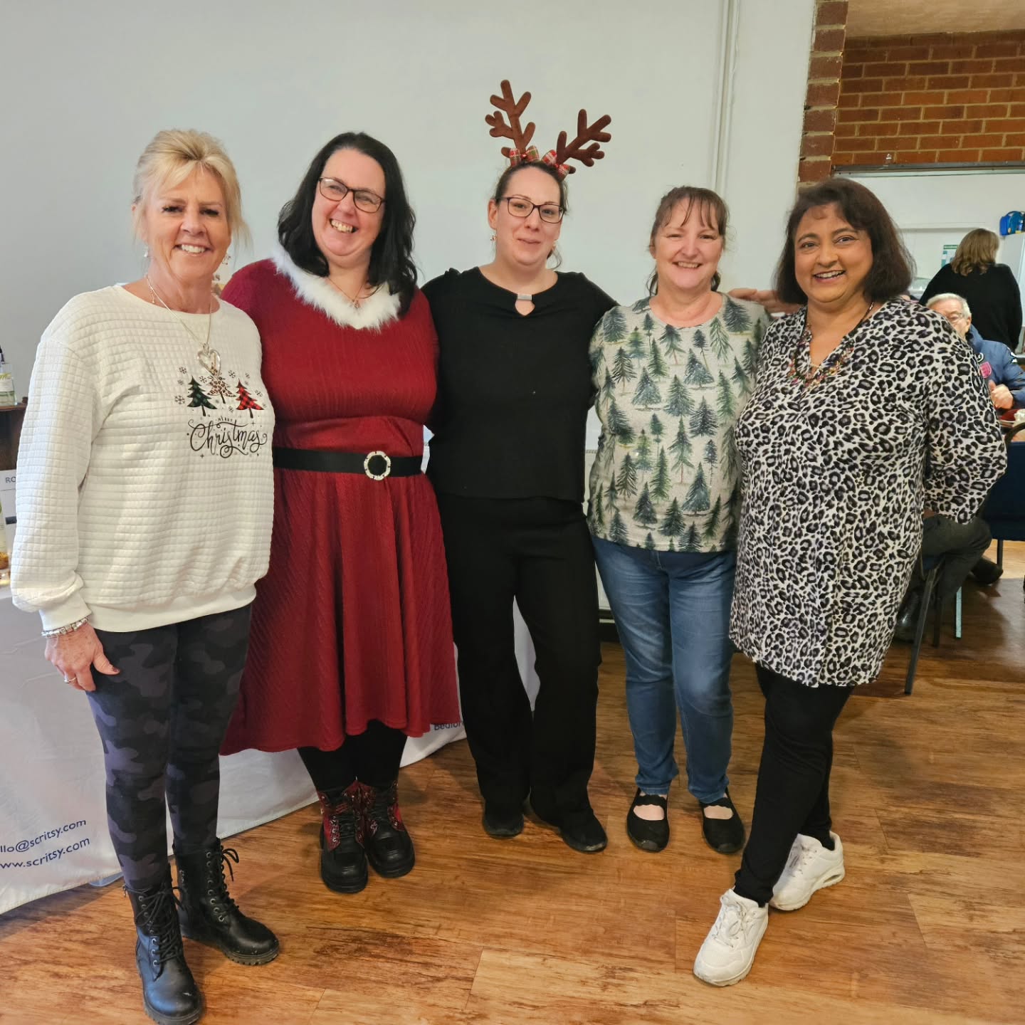 Wishing my crafty ladies and family a very merry christmas and happy new year, lots of love to you all 💜🎄