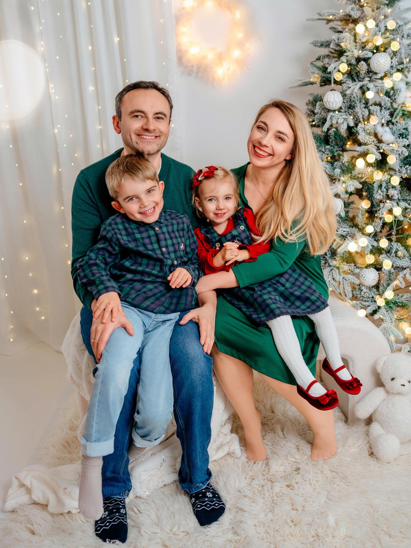 Counting down the days… hope you’re ready for Christmas 🎄❤️ And by the way, what a beautiful family! :).
.
.
Newborn, Family & Maternity Photographer in Zürich area | Ksenia Photography
.
.
Neugeborenen-, Familien- & Schwangerschaftsfotografin im Raum Zürich | Ksenia Photography
.
.
.
.
#motherhood #zurich_switzerland❤️ .
#chrismas #swissphotographer # dearphotographer zurich switzerland🇨🇭 ourcandidlife todler magicofchildhood momtogs littlesweetie thechildrenoftheworld littledreamers childportraits pixel_kids simplychildren enchantedchildhood dearestviewfinder let_there_be_delight letthemexplore wildandbravelittles the_gallery_of_magic the_sugar_jar parenthood parenthood_moments xmasmarkets childhoodunplugged xmasvibes