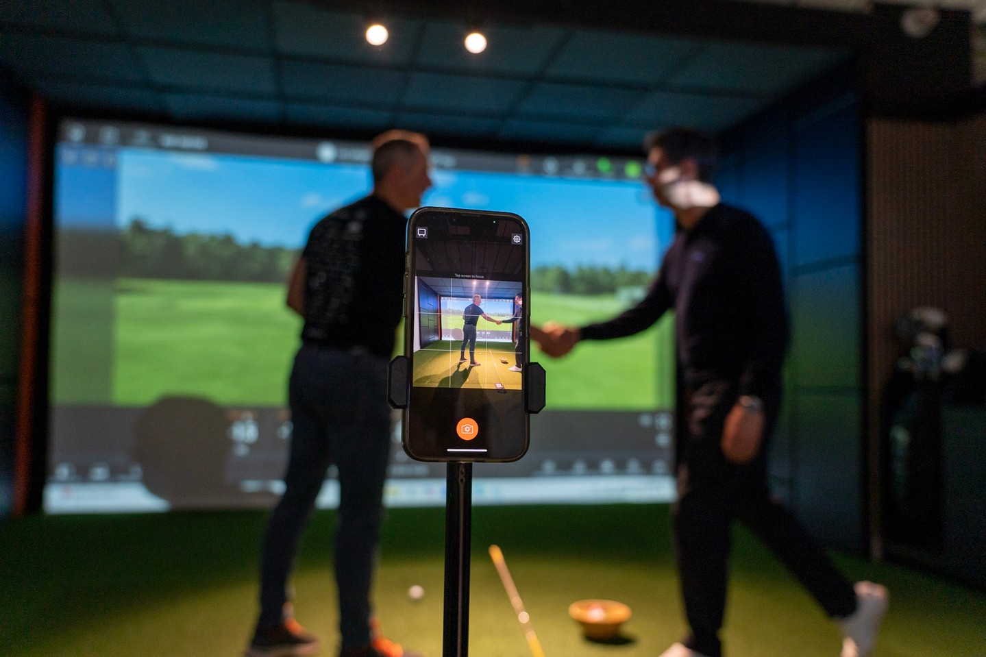 If you like good swings, good music and good company - you’re in the right place. ⛳️🍻
Here at The Golf PROjx we keep things relaxed with free tea & coffee, alcohol available and a choice to bring your own food and drinks any time.
Grab your mates and come down.
📍2A Osborne Ct, Thelwall New Rd, WA4 2LS
Link in bio if you wish to learn more.
#thegolfprojx #trackman #golf #slice #golftips #indoorgolf #cheshire #thelwall #golfreel #golfvideo #warrington #goldfocus #golffocus #voucher #christmasgift #gift #golfgift