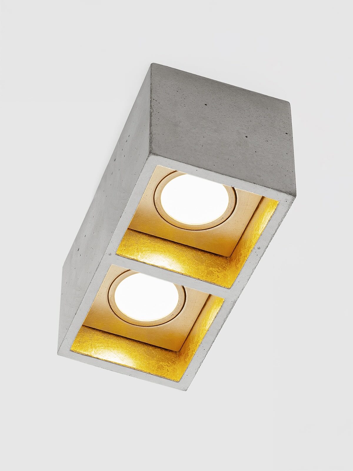 Uued Gantlights betoonist B7² & B7³ Spotid — kui vorm ja valgus sulanduvad üheks.
Selged jooned, kompromissitu valguskvaliteet ja muljetavaldav eredus.
Minimalistlik disain, mis toob ruumi sügavuse, kontrasti ja ajatu puhtuse.