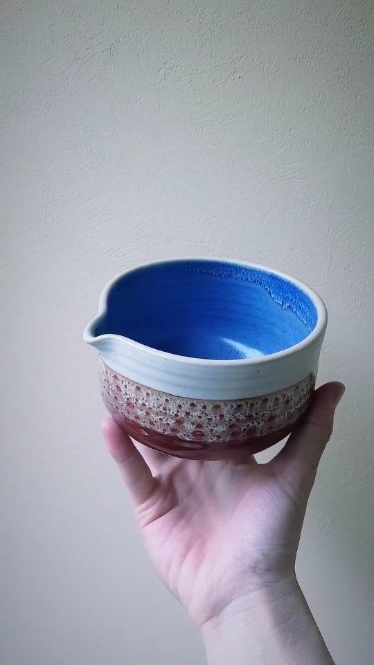 Colorful Matcha set :)
#matchabowl #pottery #ceramics #pottenbakken #clay #matchatime #colirfulceramics #wheelthrownpottery #handmade #handmadeceramics #tablewear #matchatea #matchatime #ceramicvideos