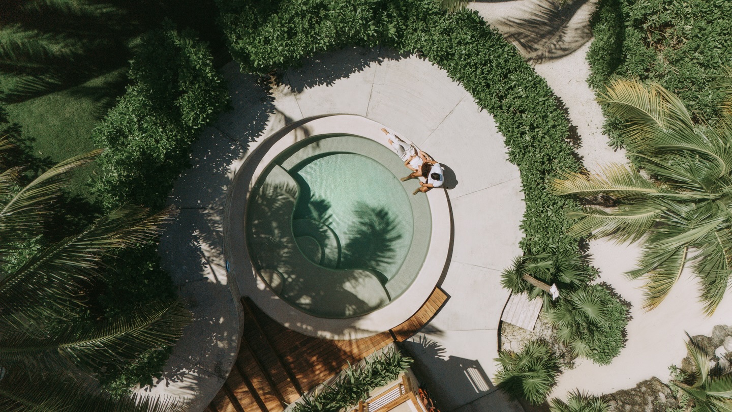 Before November comes to a close,
Let’s remind ourselves just how far we have come, both as a person and as a photographer here in Cozumel.
This month was filled with incredible moments behind the lens, and we had the best time meeting so many new clients and reconnecting with familiar faces.
Grateful for every story, every smile, and every shot 🫶
Location : @lasantaestancia
Models : @pamela.anzaldo.m @albertorsoto