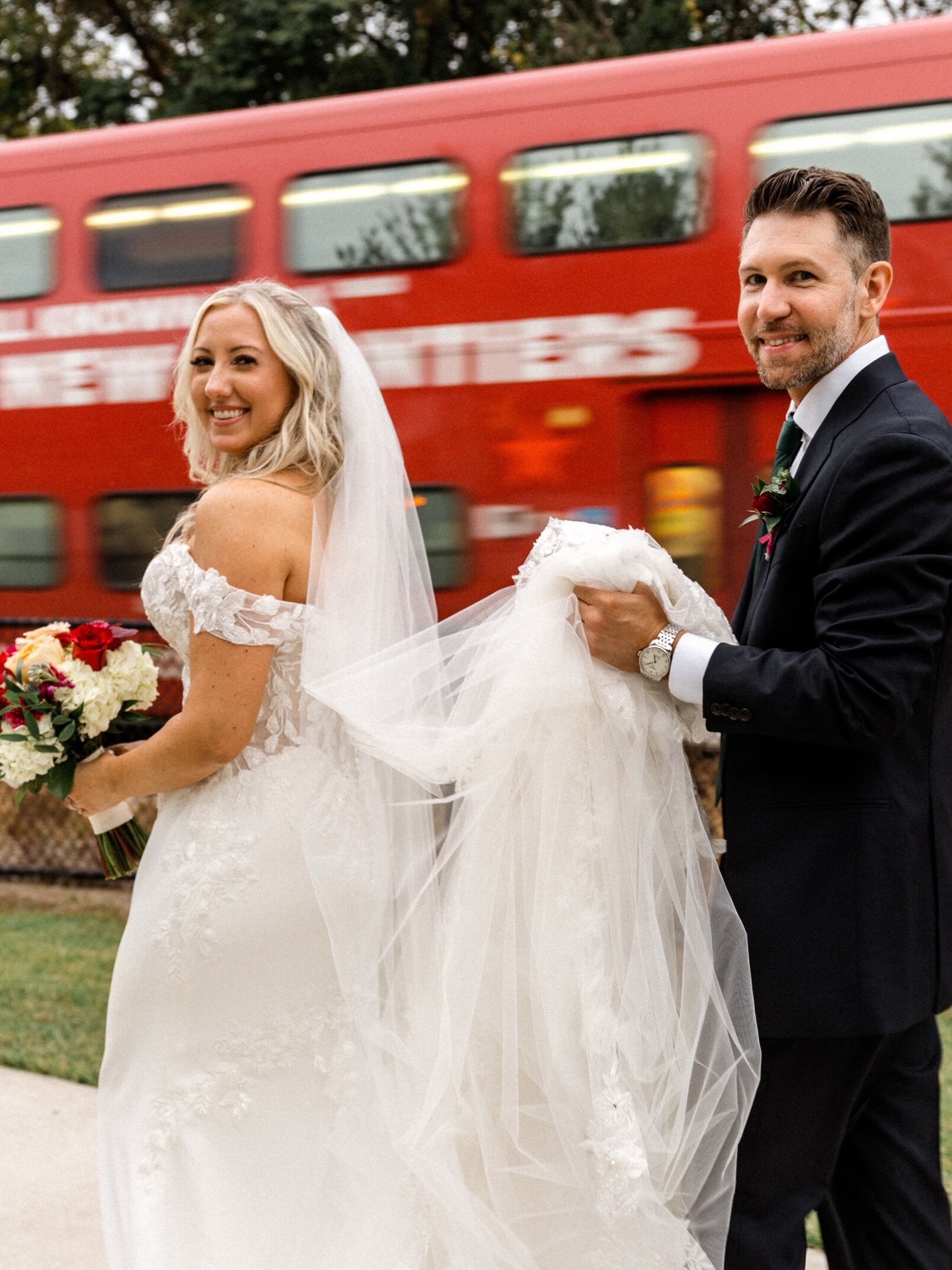 The wedding planning process can move fast, but on your special day, take a moment to slow down and soak it all in.
Right by the tracks next to Chapel & Cellar, time stood still for just a second 🤍
Love these photos from @tineliphotography
#stopthistrain #chapelandcellar #winterparkweddings #winterparkvenue #chapelandcellarweddings