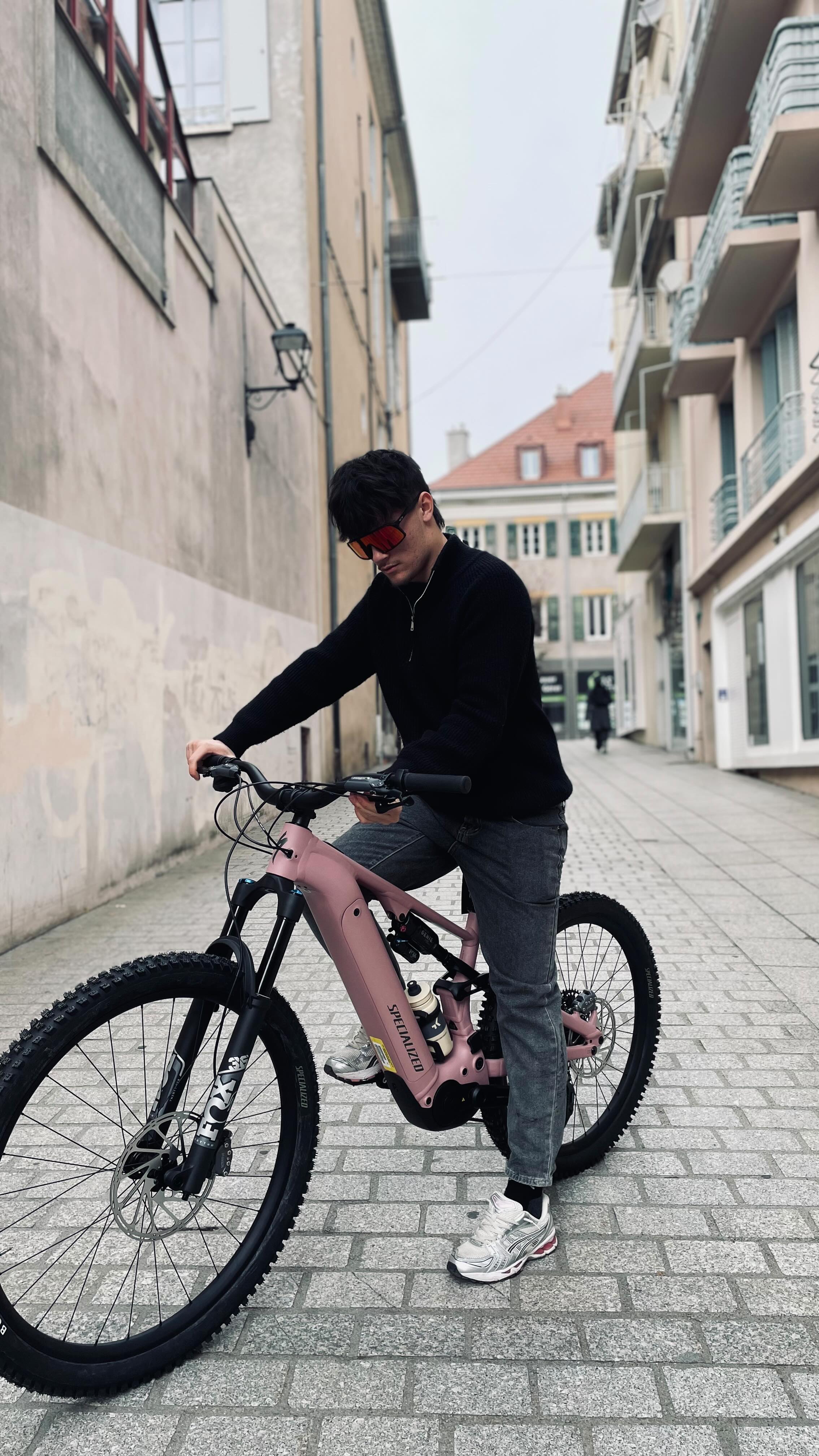 Un coup de cœur ça peux aller vite ✨💸
Surtout pour un Levo Gen 4 🤩
On finance vos projets, en 48x, sans frais avec Cofidis 😏
#specialized #bikeporn #mtb