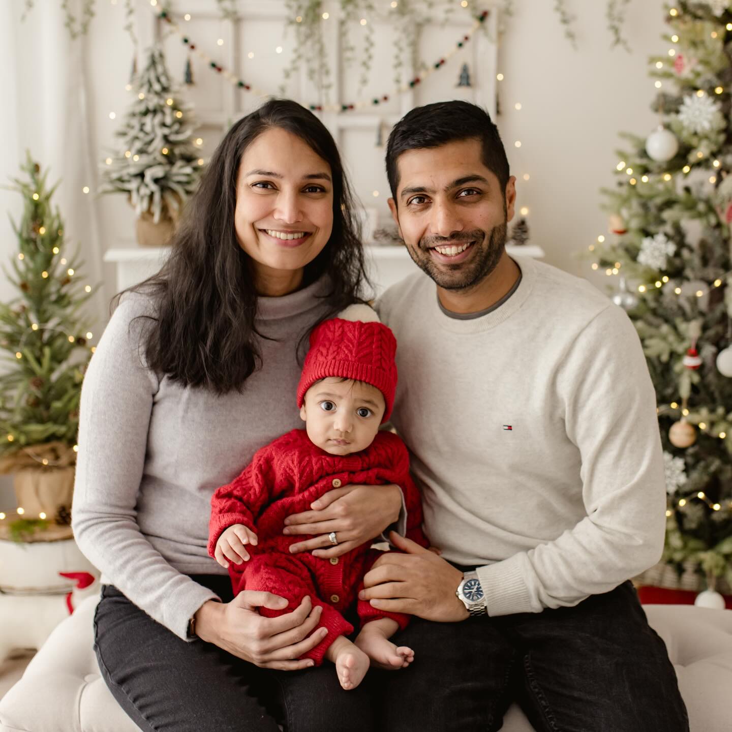 Such a beautiful family celebrating their first Christmas together. ❤️
Now that December is here I’ll be sharing some of this year’s beautiful Christmas sessions. It’s always my favourite time of year - catching up with lots of familiar faces and little ones who just keep growing!
#christmasphotography #christmasphotoshoot #christmasminisessions #wiltshirechristmas #salisburychristmas #rachelburnsidephotography