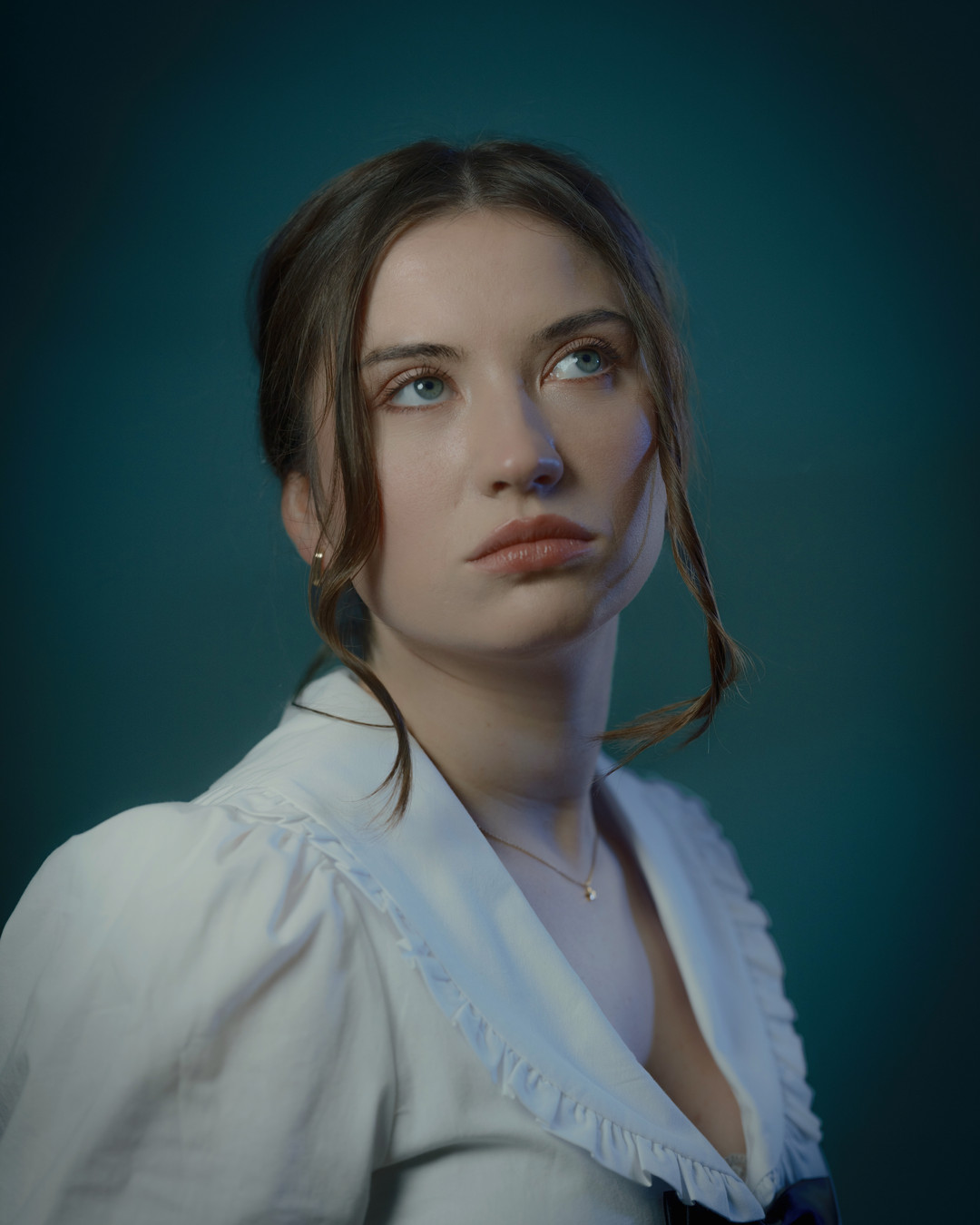 Lights, camera, action!
Are you ready to showcase your talent with expressive headshots?
🌟 The Graduate & Student Actor Portfolio includes 2-3 hours of personalised shooting (includes wardrobe planning, use of studio wardrobe & minor hair styling to achieve diversity for your portfolio)
Be agency ready with 4 retouched images that truly capture your essence.
Link in Bio!
Shot for Actress @Ruth_Louis
with @tarquintalentagency
@wrongkeyproductions
#ActorPortfolio #Headshots #StudentActors #Photography #CastingCalls #headshotslondon #gradulateheadshots #dramastudentheadshots #headshotsmatter