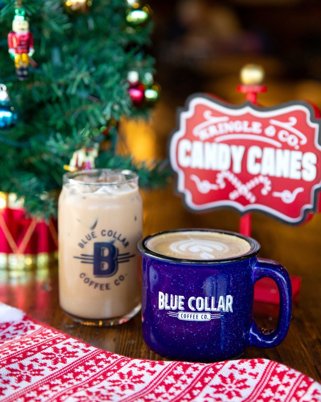 The PEPPERMINT BARK MOCHA'S got holiday spirit and a caffeine kick. Hot or iced, it’ll keep you moving this season.
Available for a limited time.