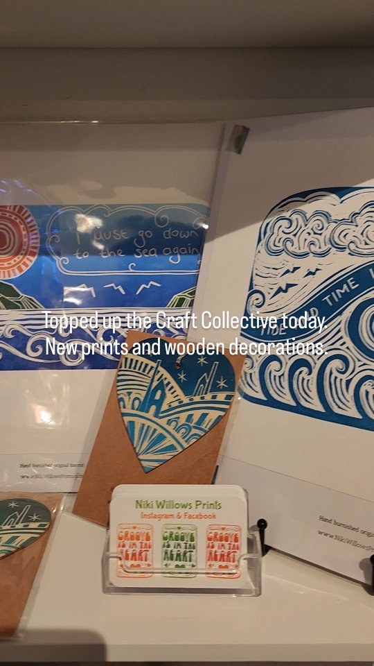 @craftcollectiveshop in Redruth topped up today. A couple of my newer prints too.
#linocut
#redruth