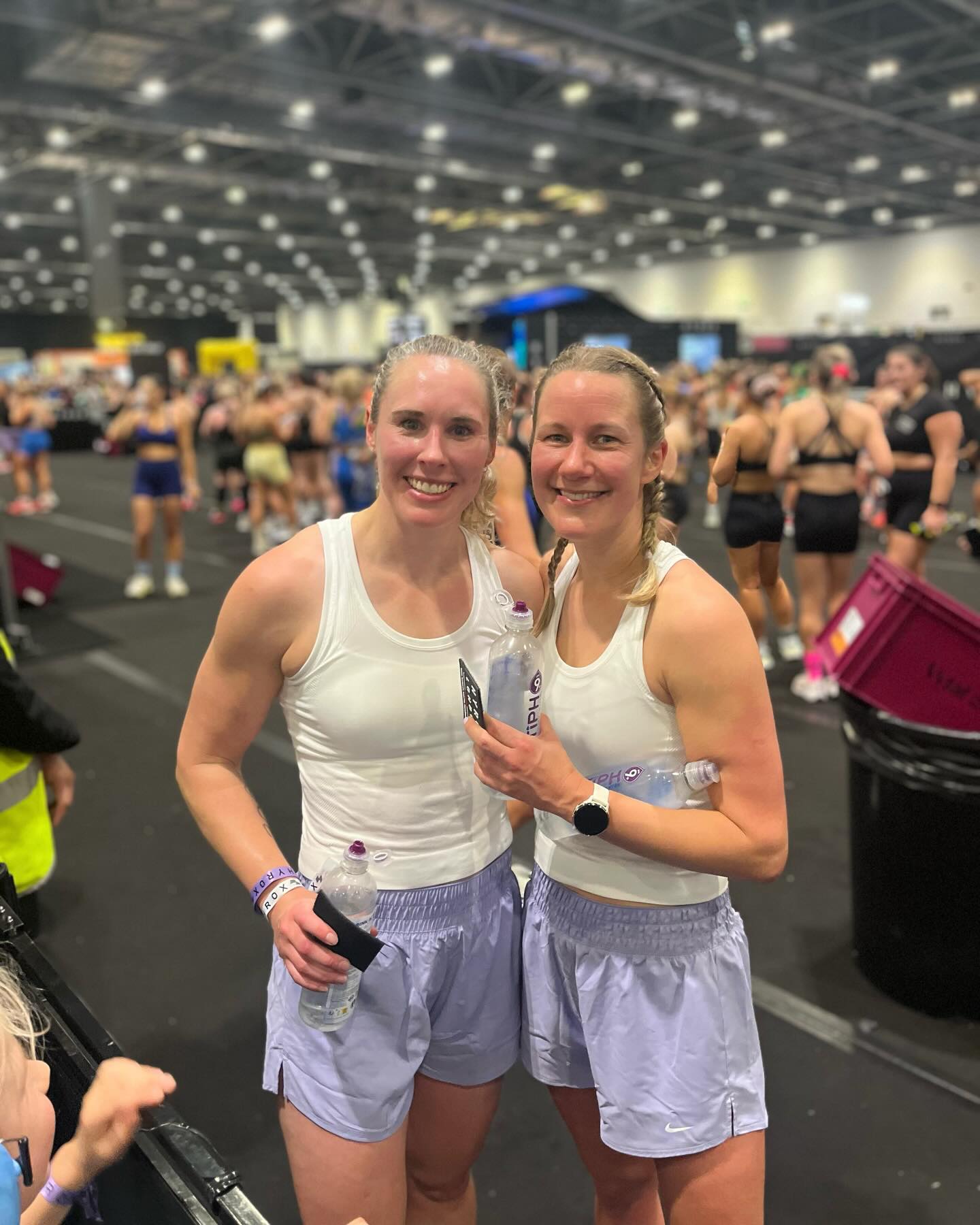 🟢 Huge shoutout to our Two Tails crew who took on HYROX this week!
🟢 Lots of extra running training and plenty of sweaty CrossFit sessions paid off 🏃♂️🏃♀️
🟢 Well done to everyone who stepped up, pushed hard, smashed it 👊💪
#hyrox #hyroxuk #hyroxtraining #hyroxprep #hyroxcommunity #hyroxathlete #hyroxworkout #hyroxwod #functionalfitness #enginework #conditioningtraining #endurancecommunity #twotailscrossfit #twotailswickford #twotailscommunity #wickfordfitness #essexgym #fitnessexessex #wickfordlife #strongertogether