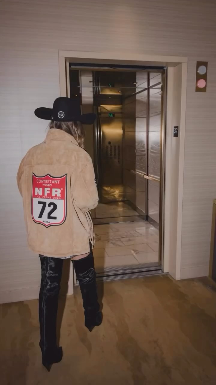 No rookie here.
@tifcooper stepping out at the @palms in heirloom, vintage, metallics, chocolate satin, black felt and French lux hair-on-hide.
Photographed by @elizabethhay_ and styled by @youcancallmemilton