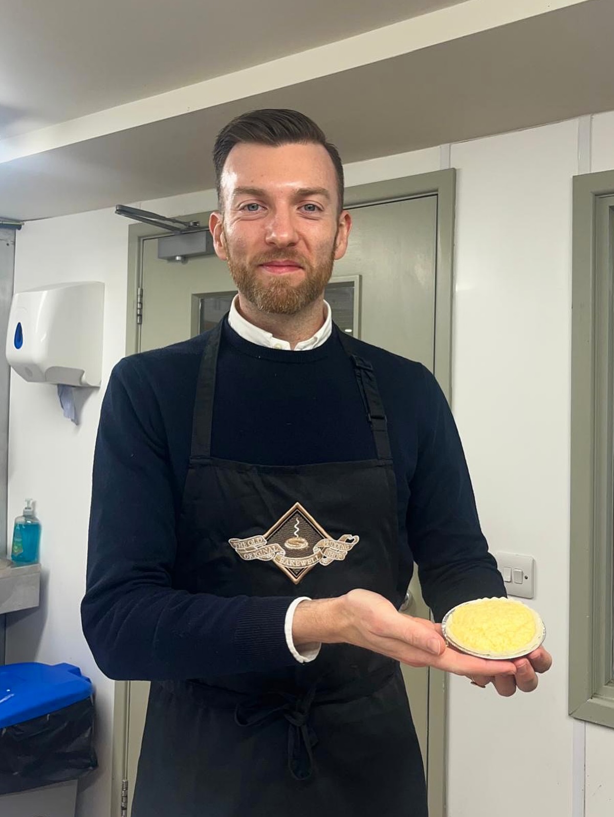 It is always a pleasure to host esteemed international visitors at our beloved Original Bakewell Pudding Shop.
Hannah absolutely loved guiding John from Australia 🇦🇺 through this iconic experience, exclusive to us. He received a tour and an overview of the rich heritage and authenticity of our beloved 18th-century building and the history behind its origins.
He also enjoyed sampling lots of delectable treats from our bakery in our restaurant, including our delicious and iconic Bakewell Pudding and homemade Tart!😋
#visitpeakdistrict #peakdistrict #derbyshire #originalbakewellpudding #bakewellpudding #bakewellpuddingclass
