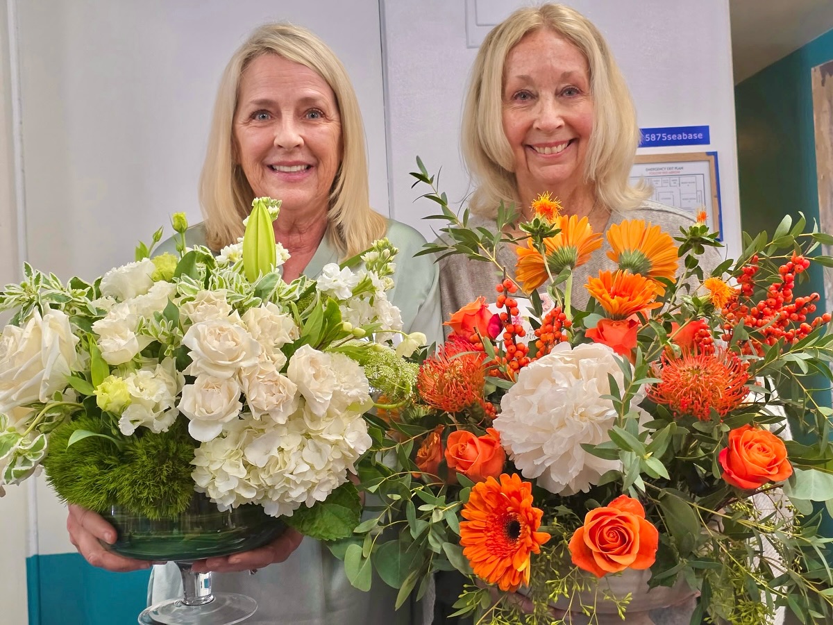 November Highlights ✨🍂
This month’s General Meeting brought a full room and an inspiring talk from #NicholasStaddon, who shared how gardens, pollinator habitats, sensory plants, and even simple daily contact with nature can support healing and emotional well-being. His stories about therapeutic gardens, plant selection, and the power of fragrance and texture were a beautiful reminder of why we gather as a garden club.
We were happy to welcome new members Sue Bhatia and Carrie McCarthy, and to honor Loretta Luskin for 30 years of membership and service.
Seasonal florals, friendly faces, and a lively Bunco Night made it a wonderful November.
Wishing everyone a warm and happy Thanksgiving. 🧡🌾
📸: Trish Schooley